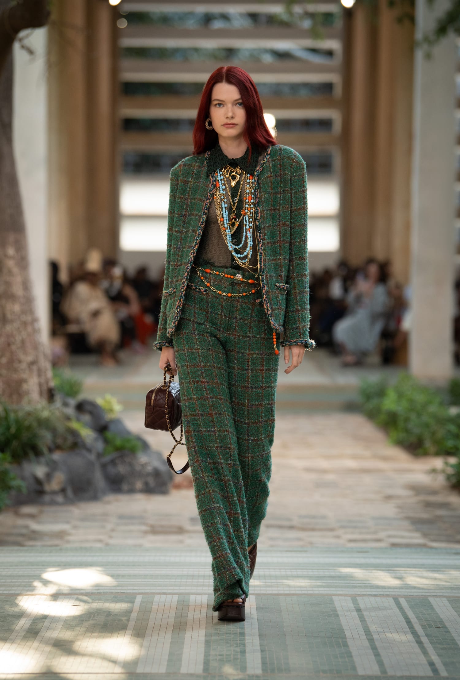 CHANEL Métiers d’art DAKAR 2022/23 look 3