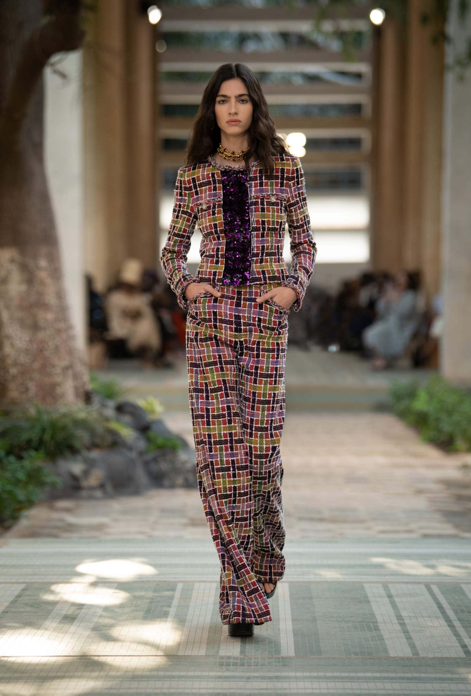 CHANEL Métiers d’art DAKAR 2022/23 look 5