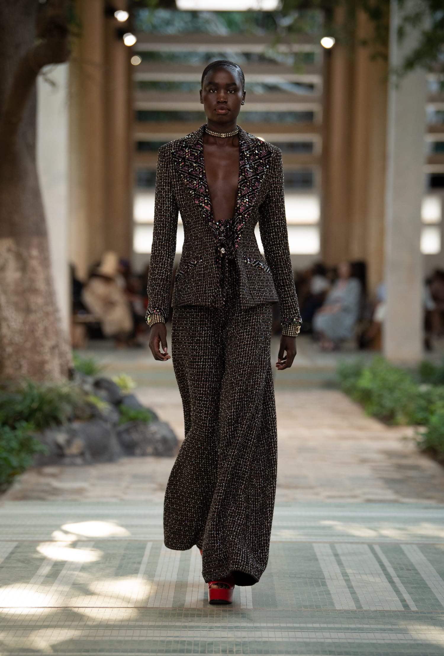 CHANEL Métiers d’art DAKAR 2022/23 look 6