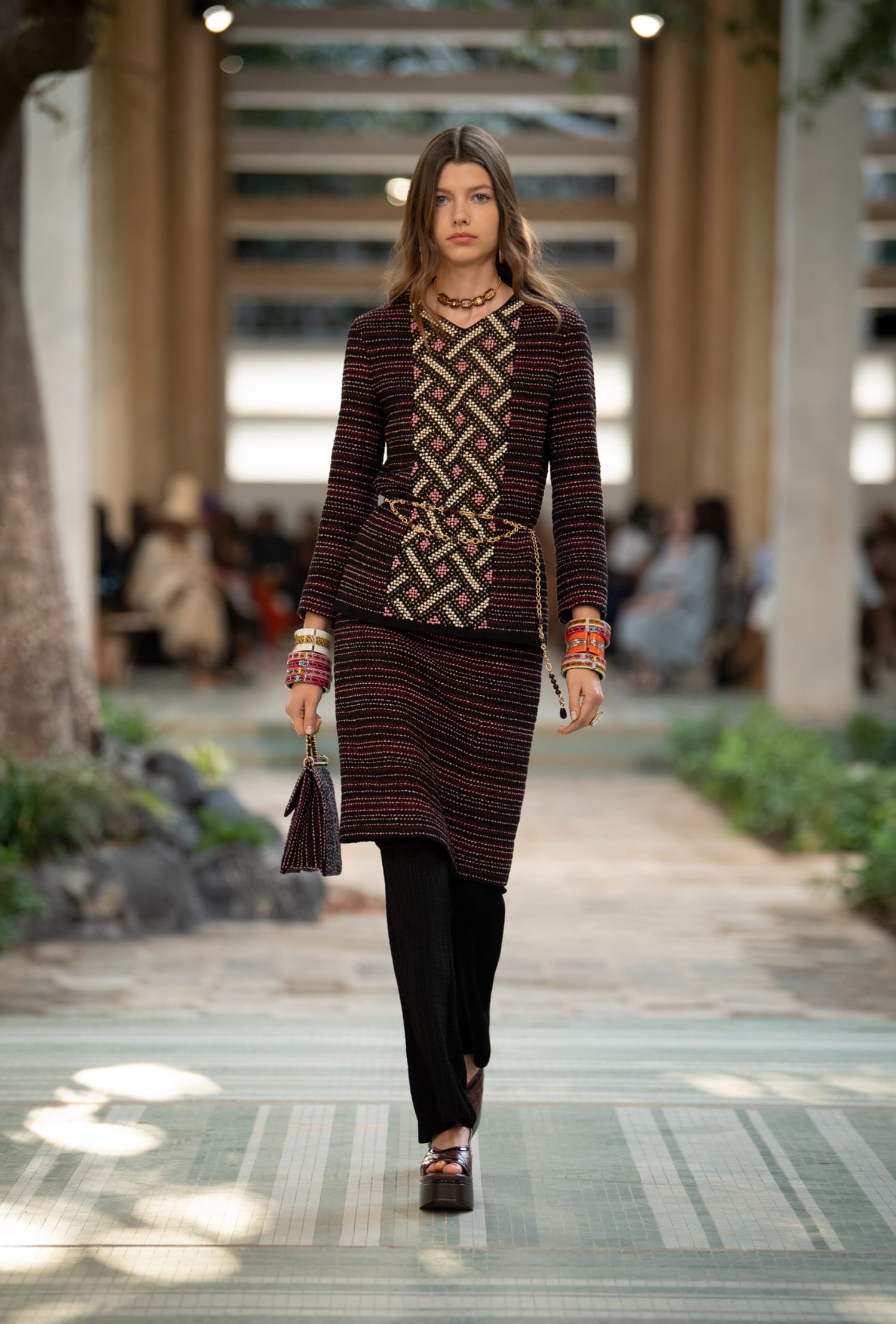 CHANEL Métiers d’art DAKAR 2022/23 look 9