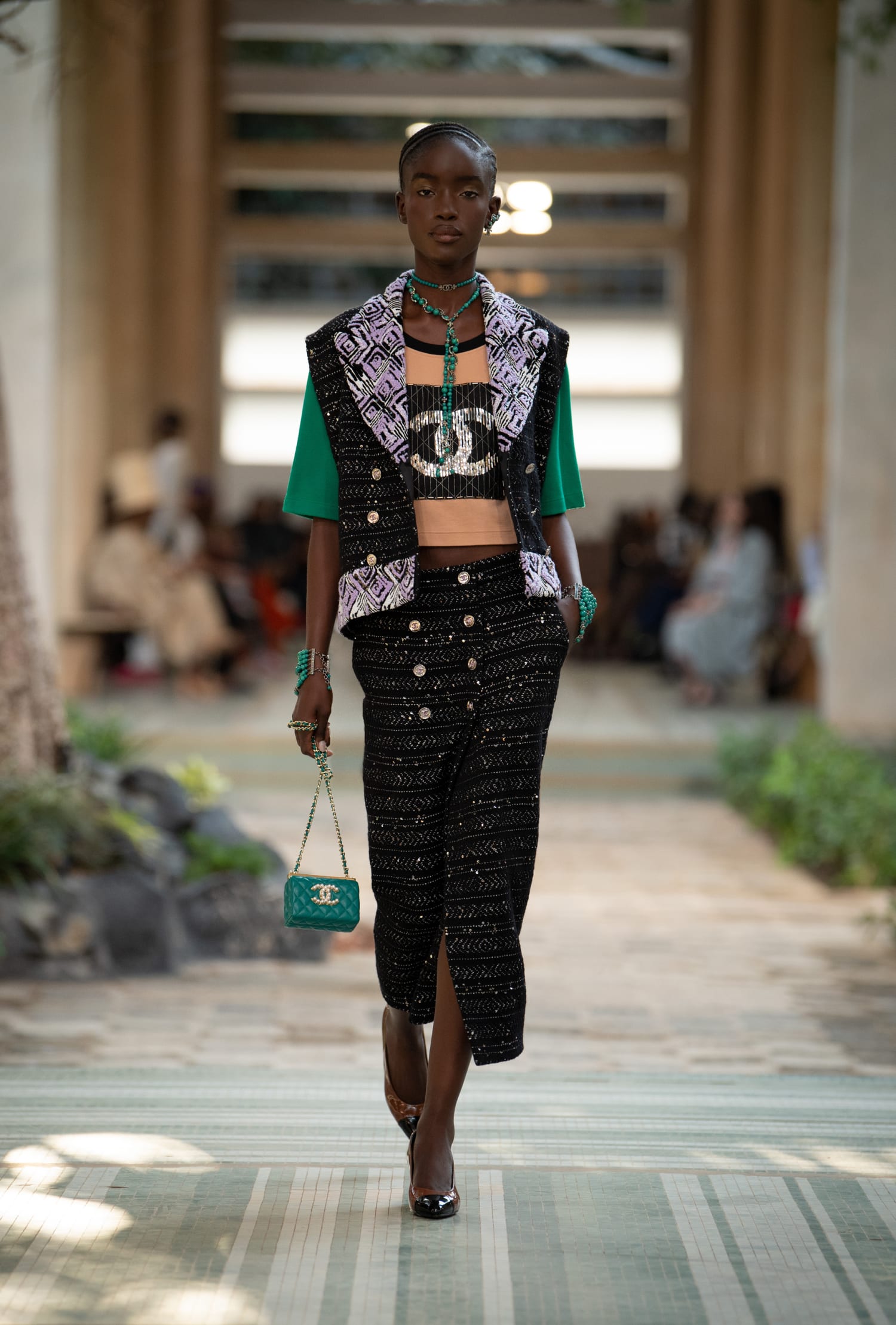 CHANEL Métiers d’art DAKAR 2022/23 look 16