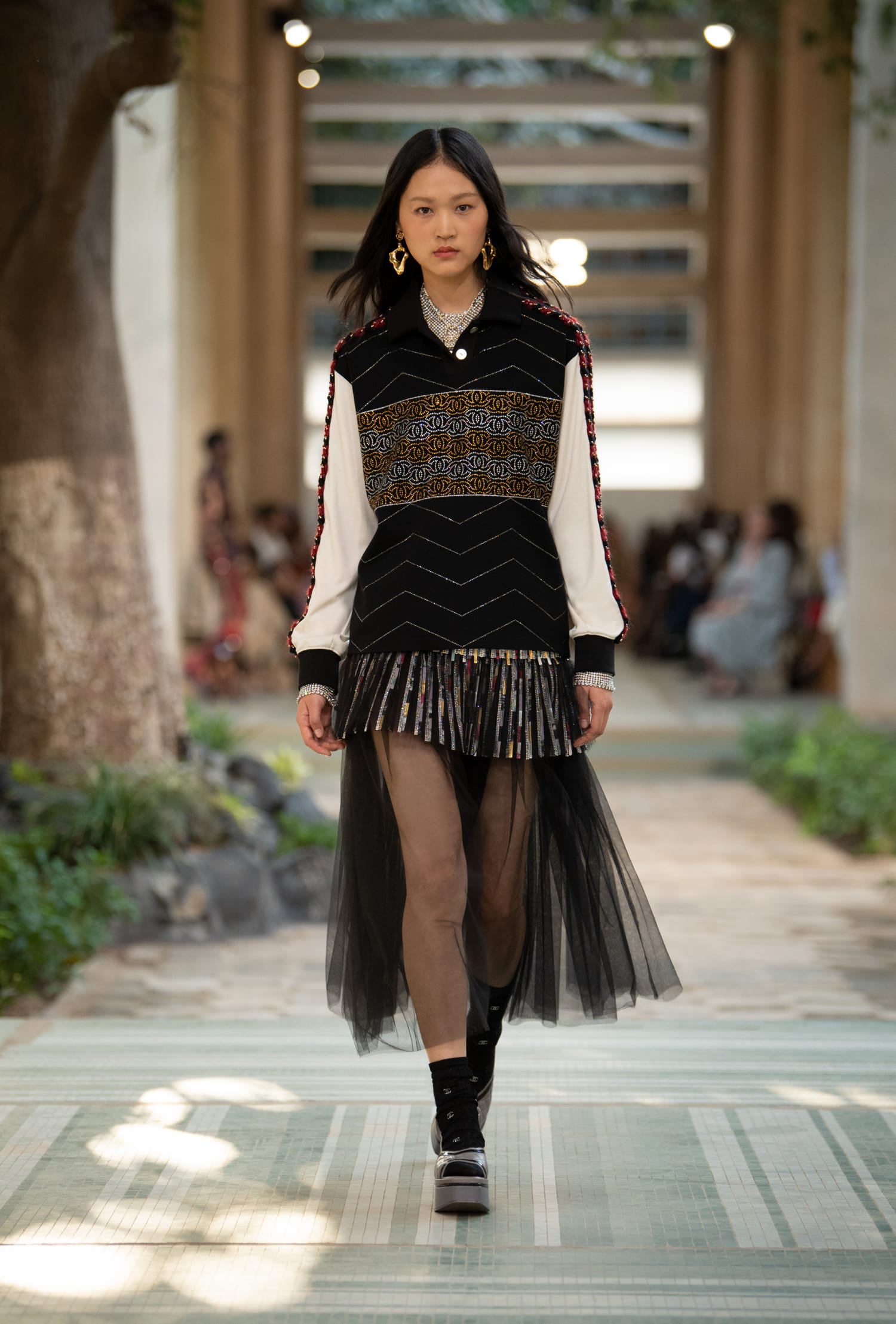CHANEL Métiers d’art DAKAR 2022/23 look 18