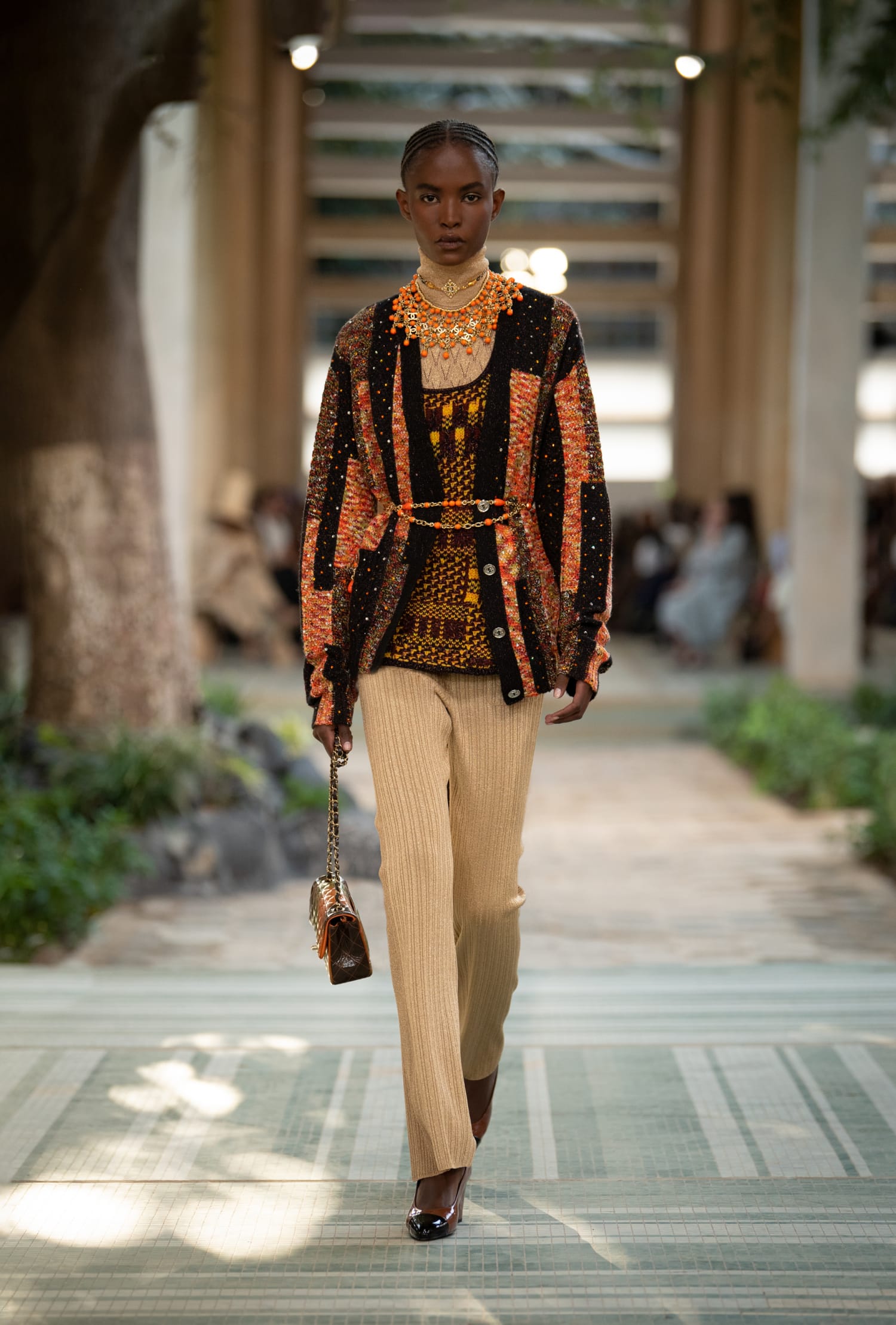 CHANEL Métiers d’art DAKAR 2022/23 look 22