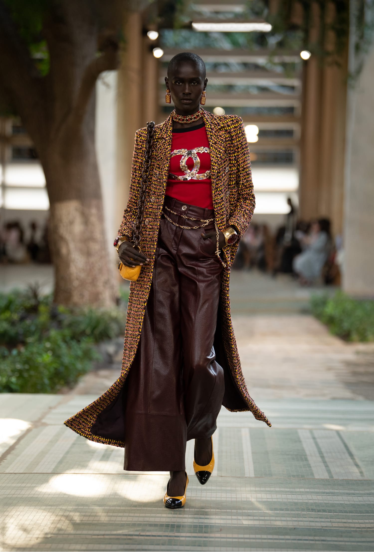 CHANEL Métiers d’art DAKAR 2022/23 look 23