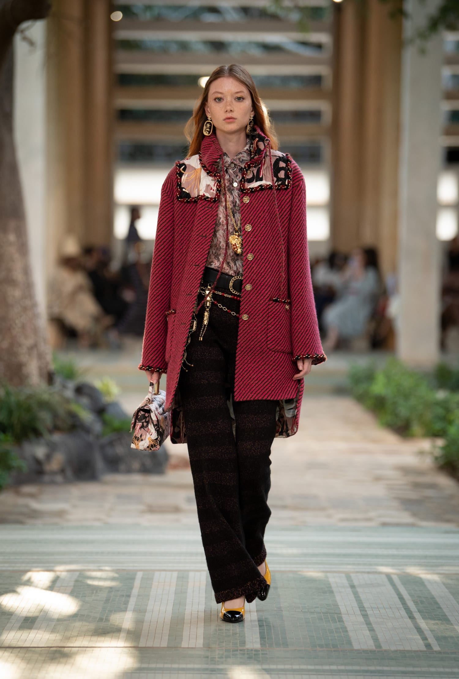 CHANEL Métiers d’art DAKAR 2022/23 look 25