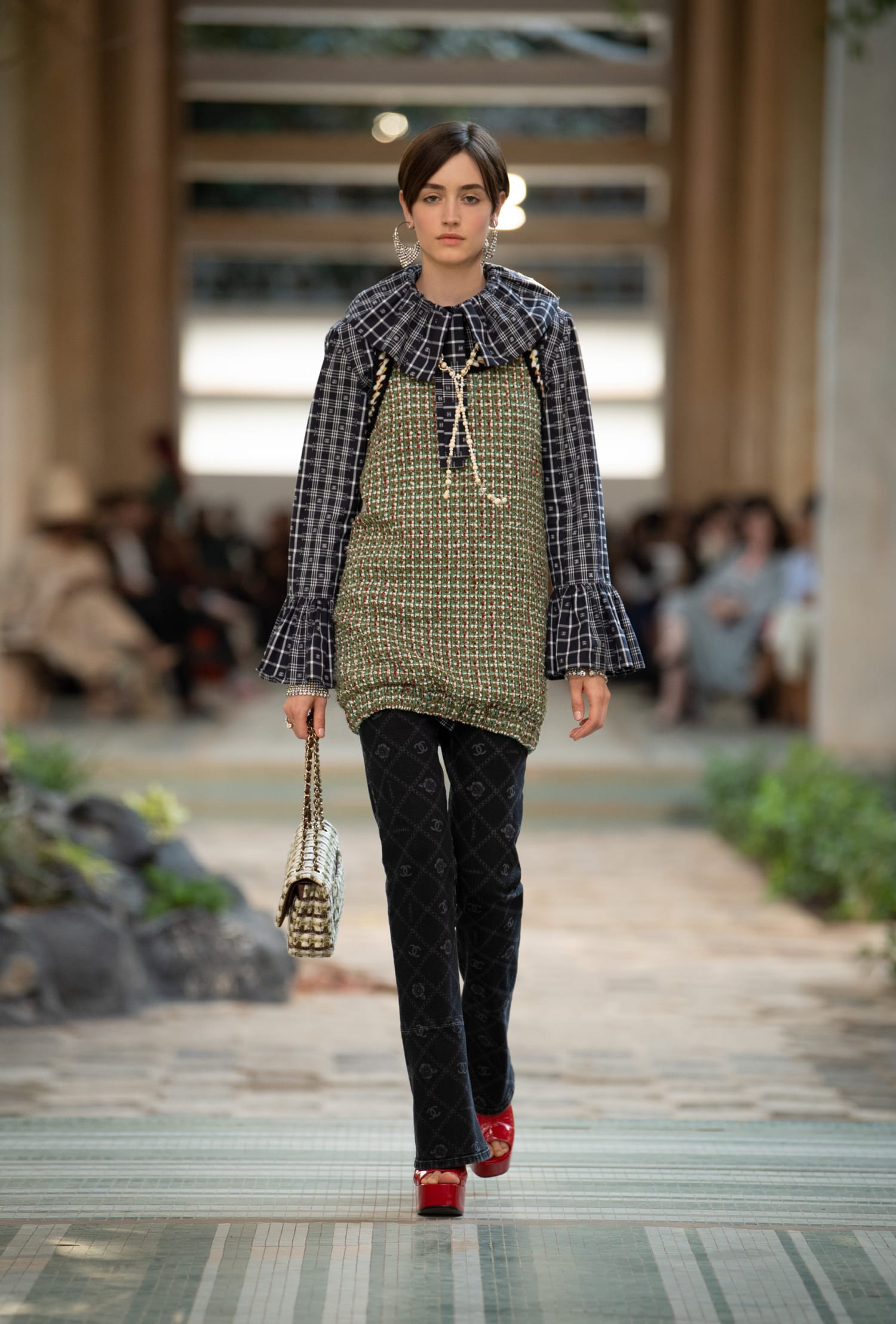 CHANEL Métiers d’art DAKAR 2022 23 look 34