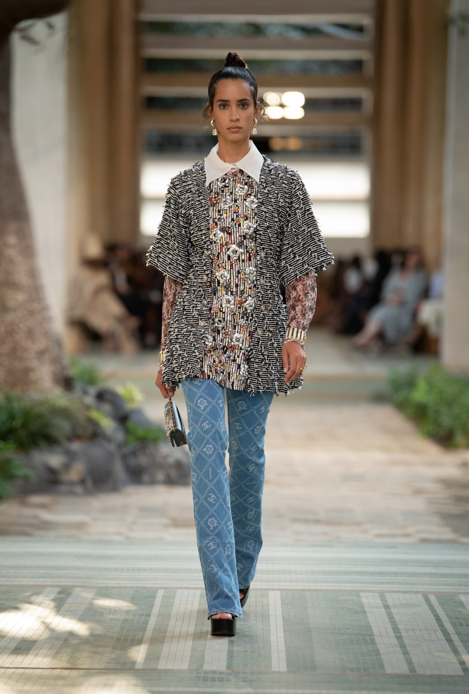 CHANEL Métiers d’art DAKAR 2023 look 36