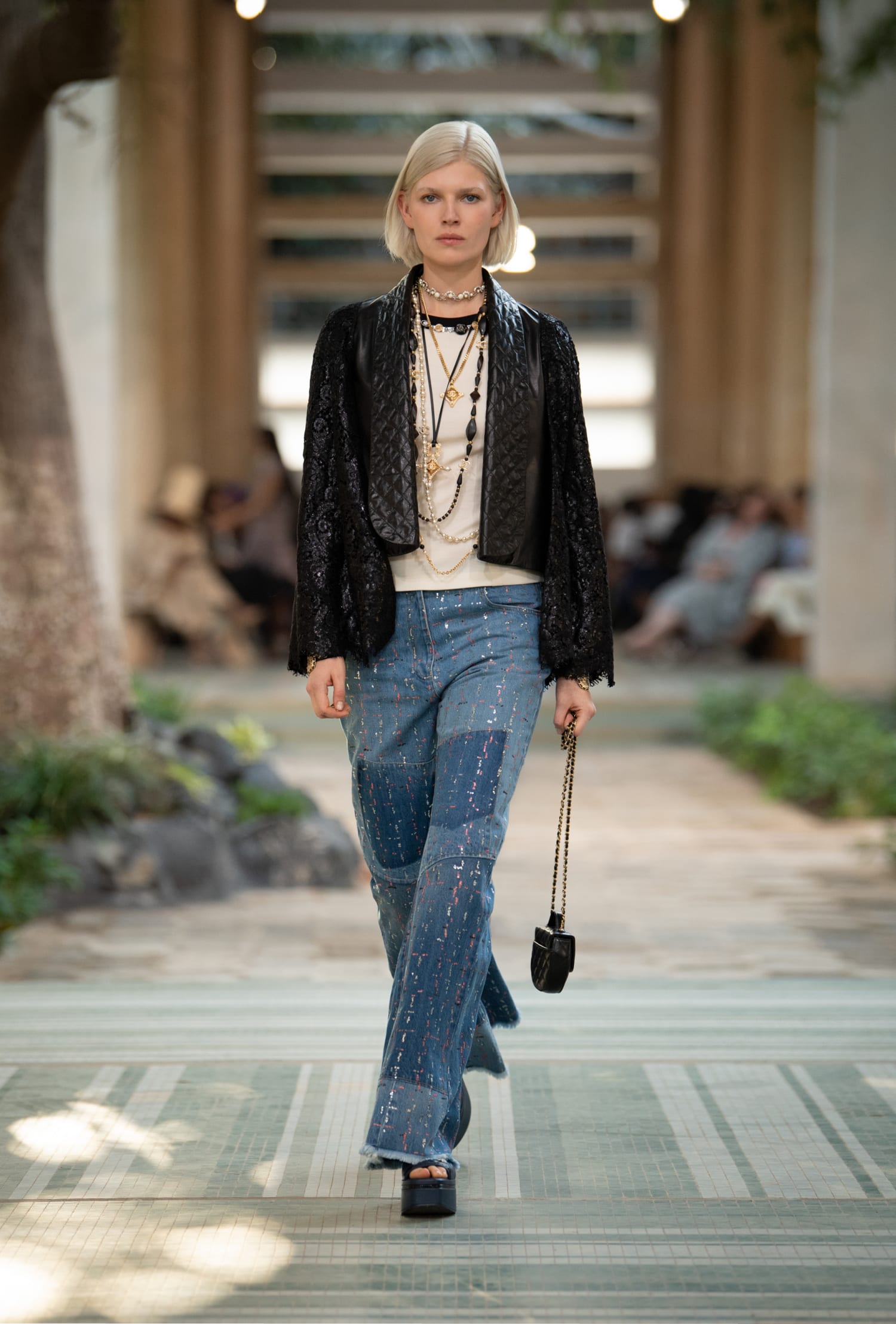 CHANEL Métiers d’art DAKAR 2023 look 37