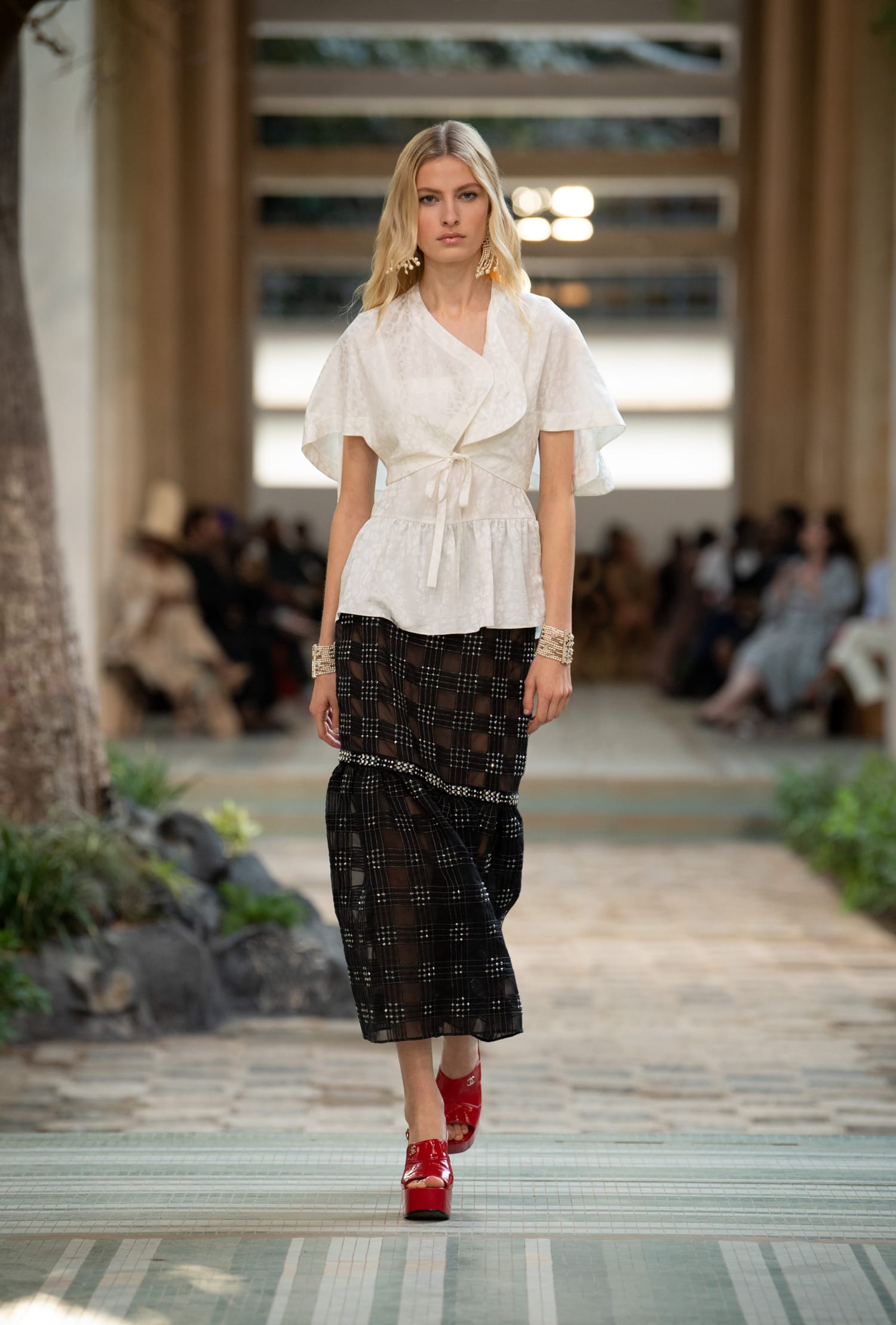 CHANEL Métiers d’art DAKAR 2023 look 41