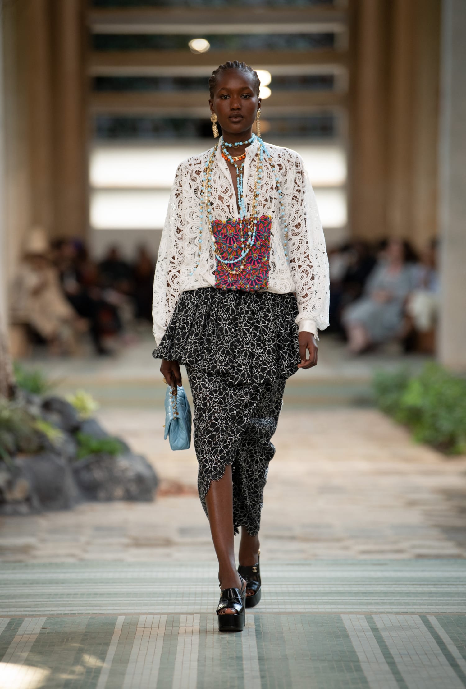 CHANEL Métiers d’art DAKAR 2023 look 50