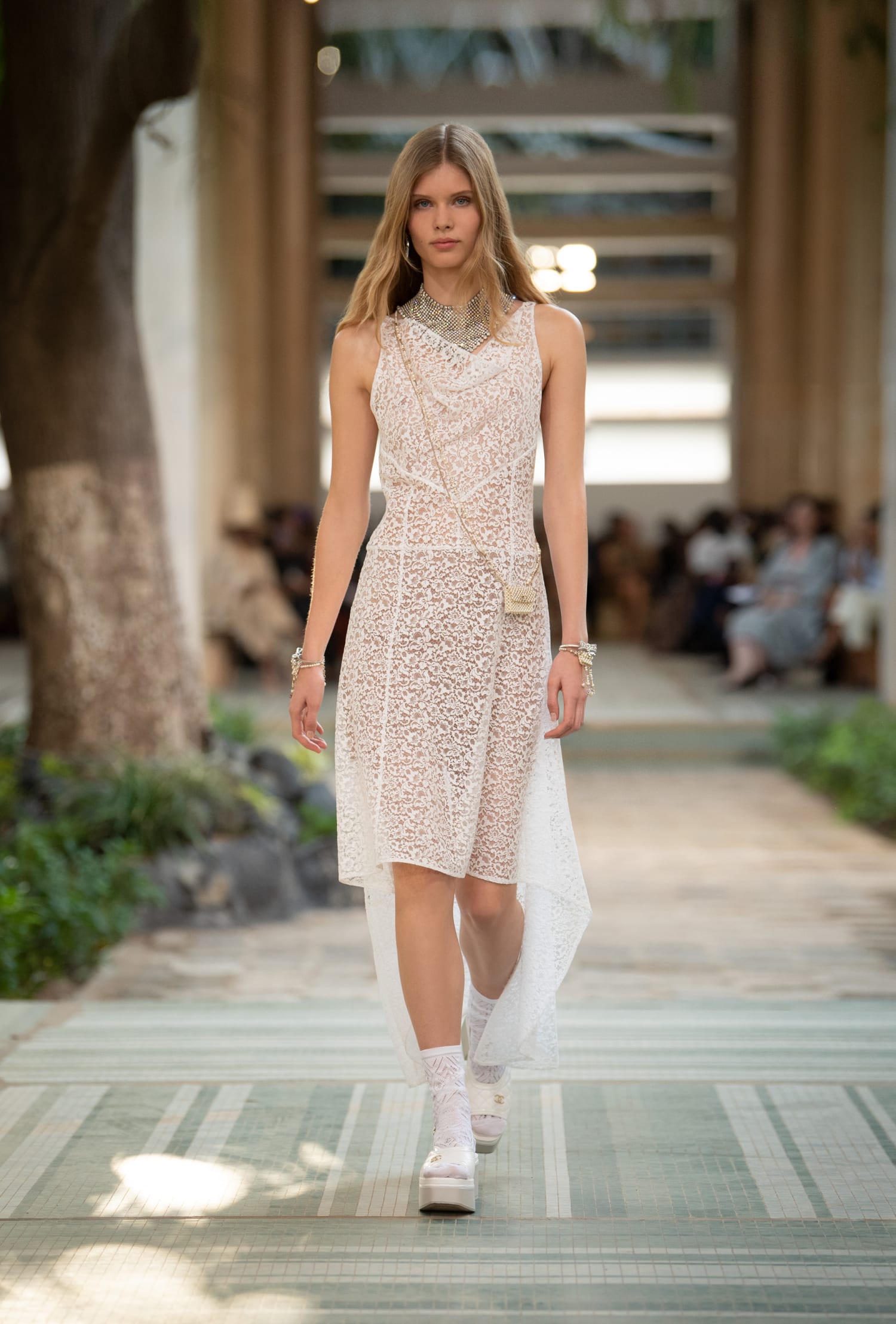 CHANEL Métiers d art DAKAR 2023 look 54