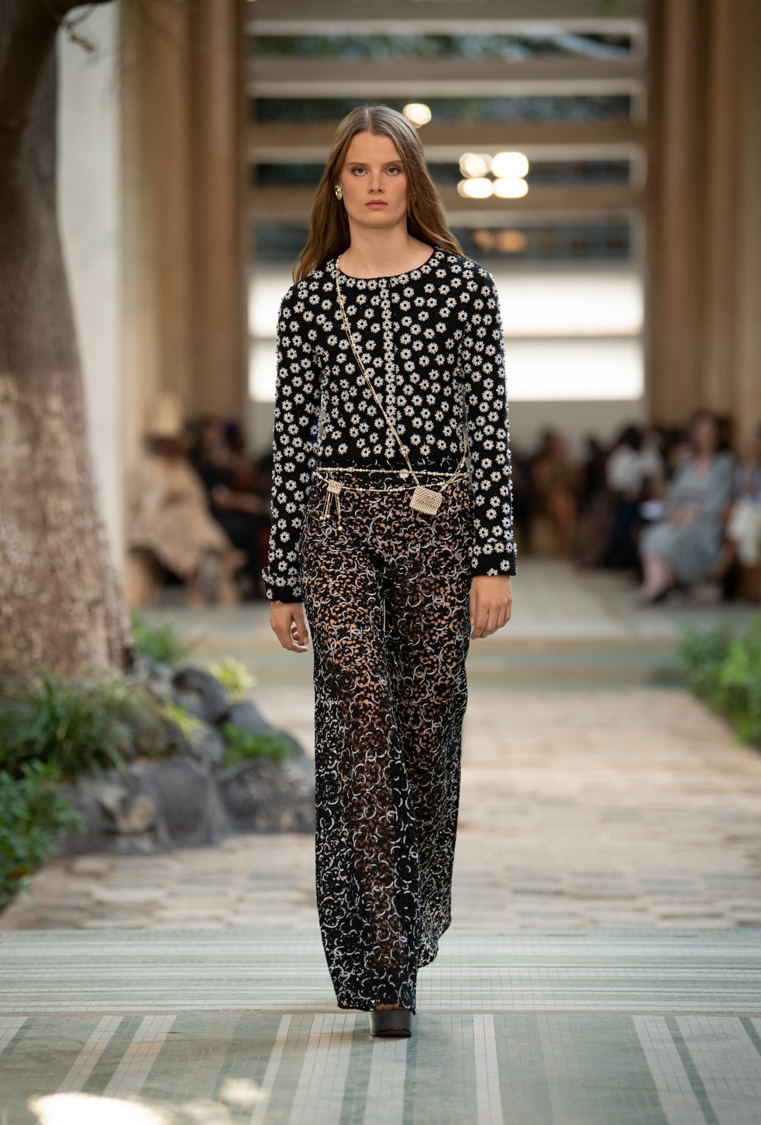 CHANEL Metiers d art DAKAR 2023 look 57
