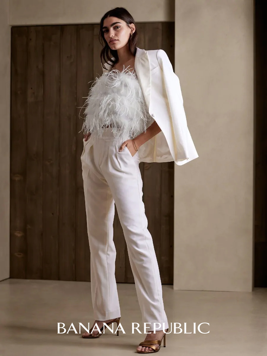 trang phục trắng Banana Republic Holiday Fantasy