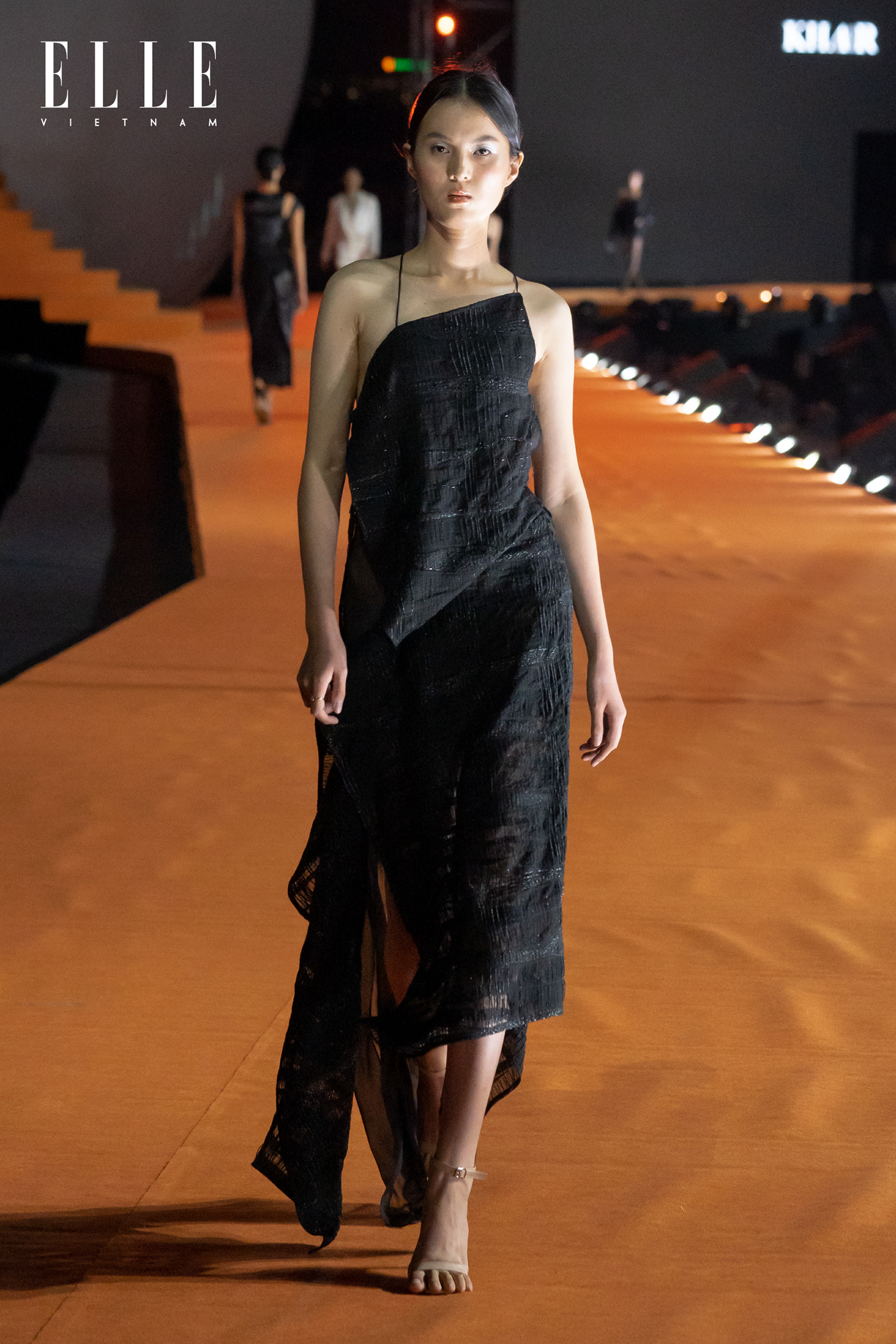 ELLE Fashion Show 2022 KHAAR BST Tóc look 7