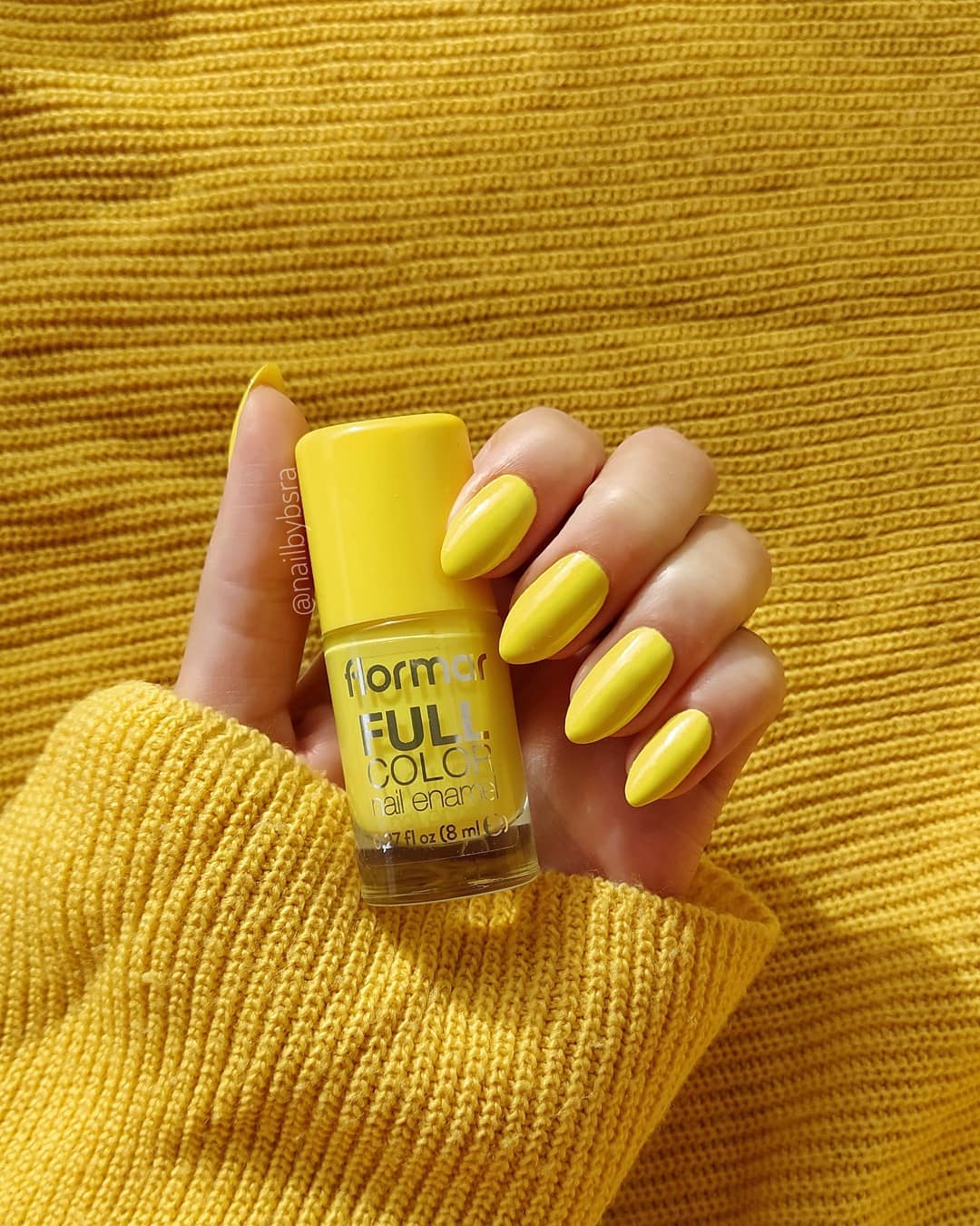 Nail màu vàng