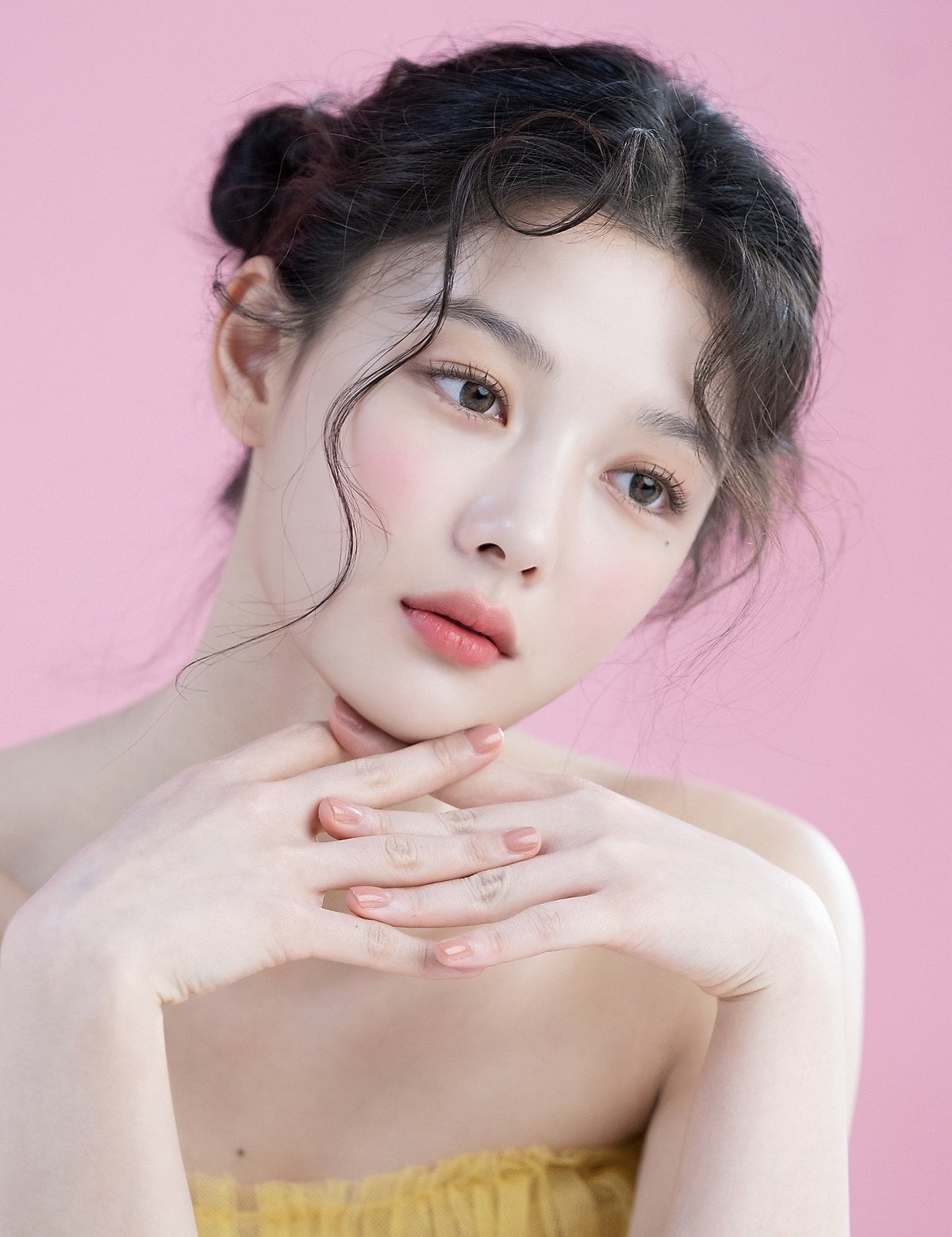 Tóc mái uốn xoăn ngọt lịm che trán cao
