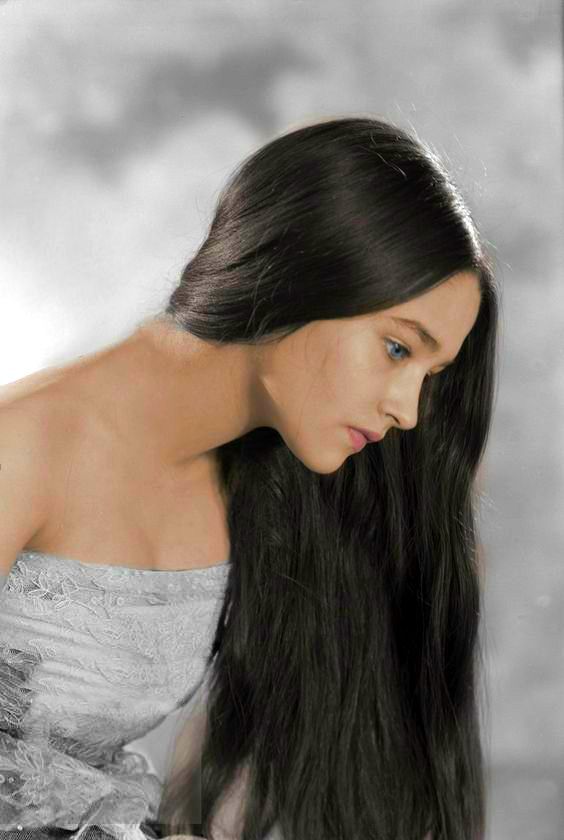 Chân dung Olivia Hussey ở tuổi 17