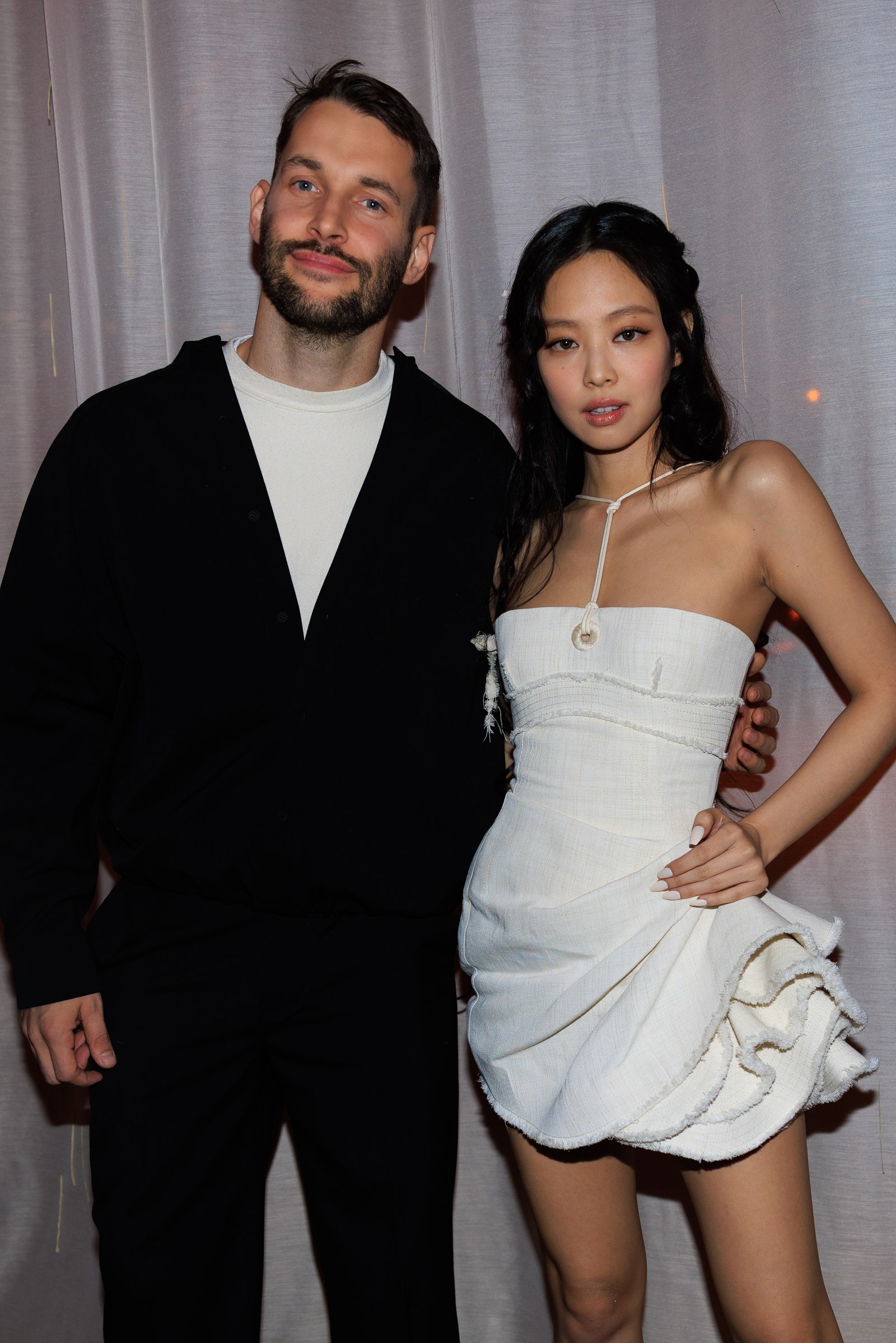 Jennie và Simon Jacquemus tại show diễn 2023