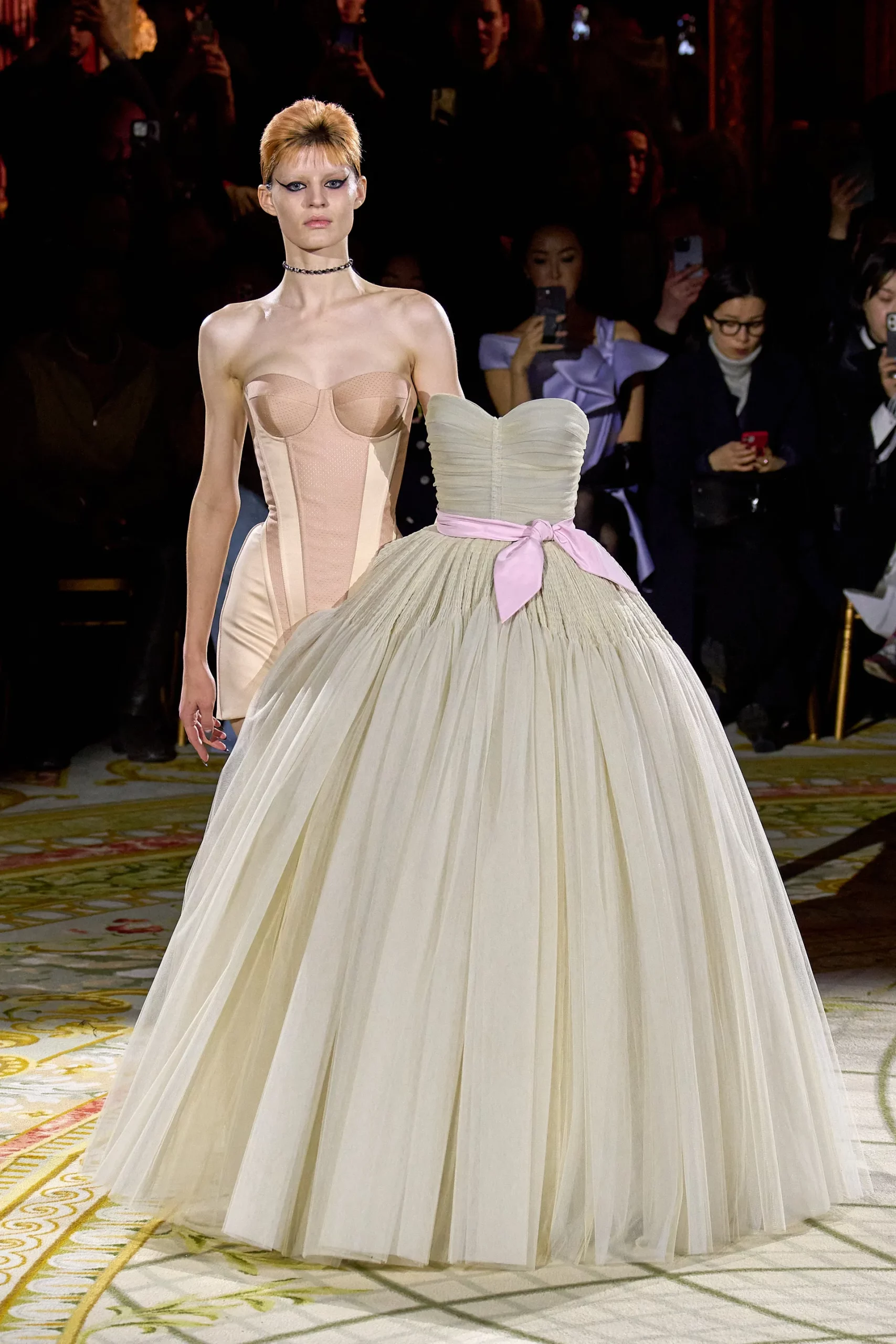 Đầm Viktor & Rolf Haute Couture Xuân Hè 2023 02