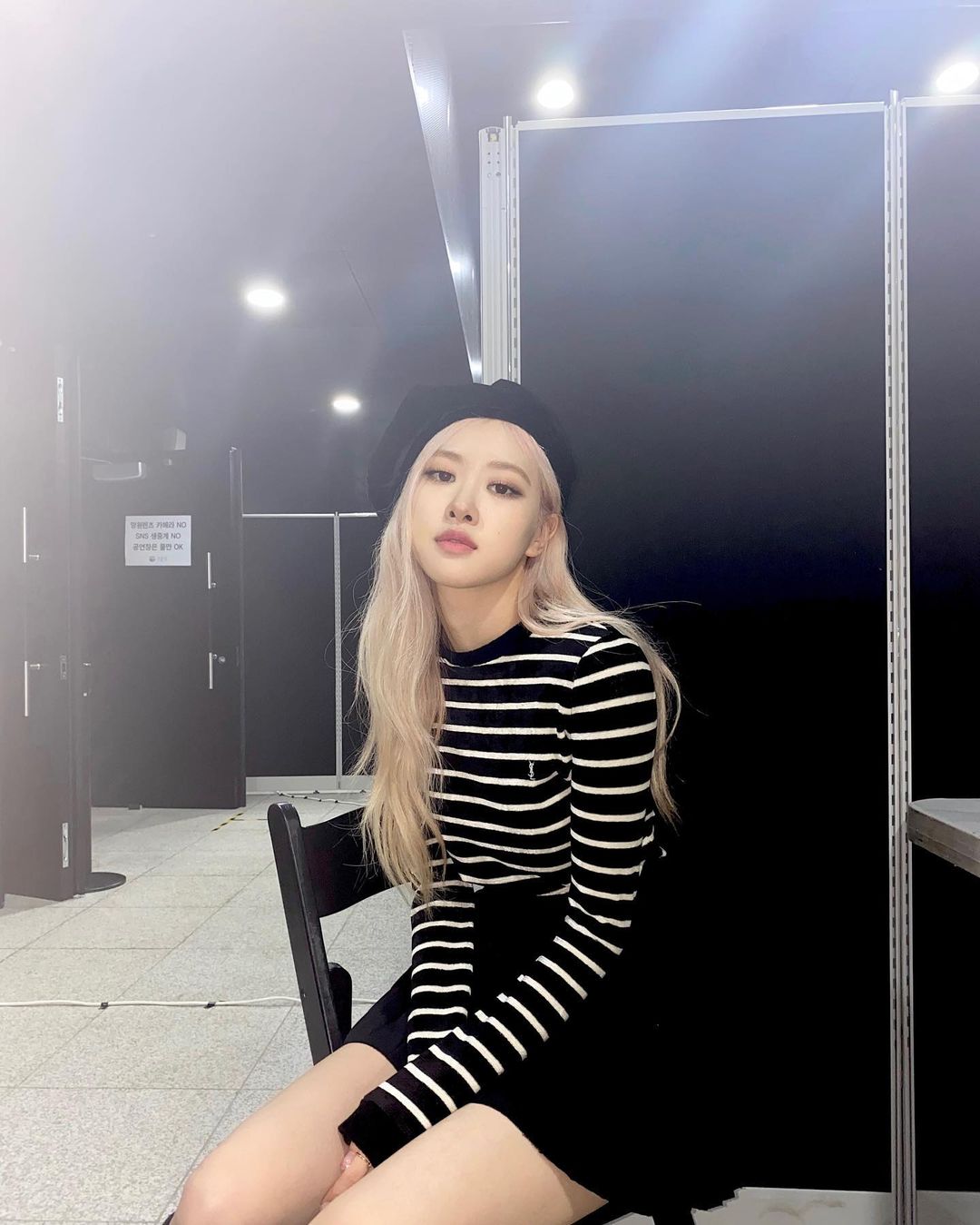 Rosé mũ beret màu đen