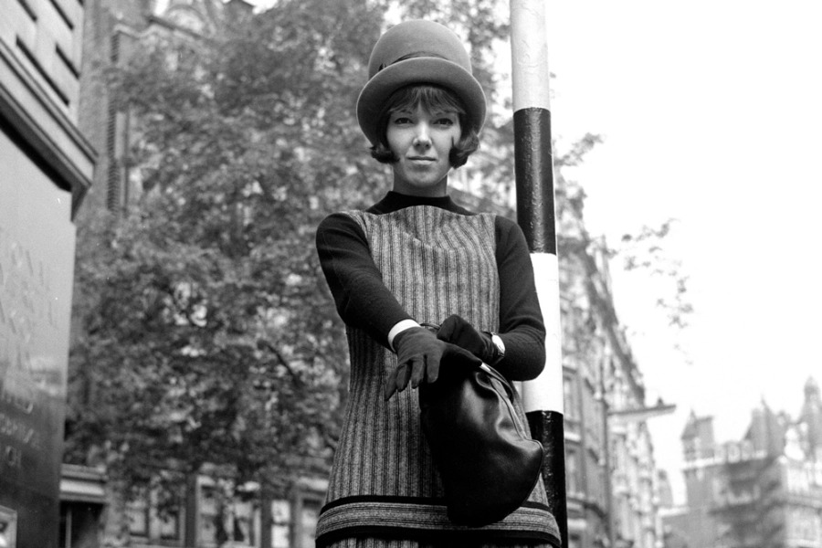 áo sweater chiết eo mary quant