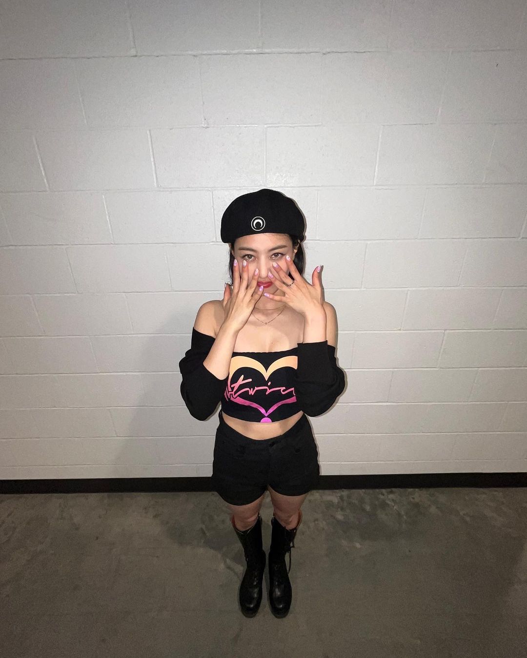 Jihyo và mũ beret