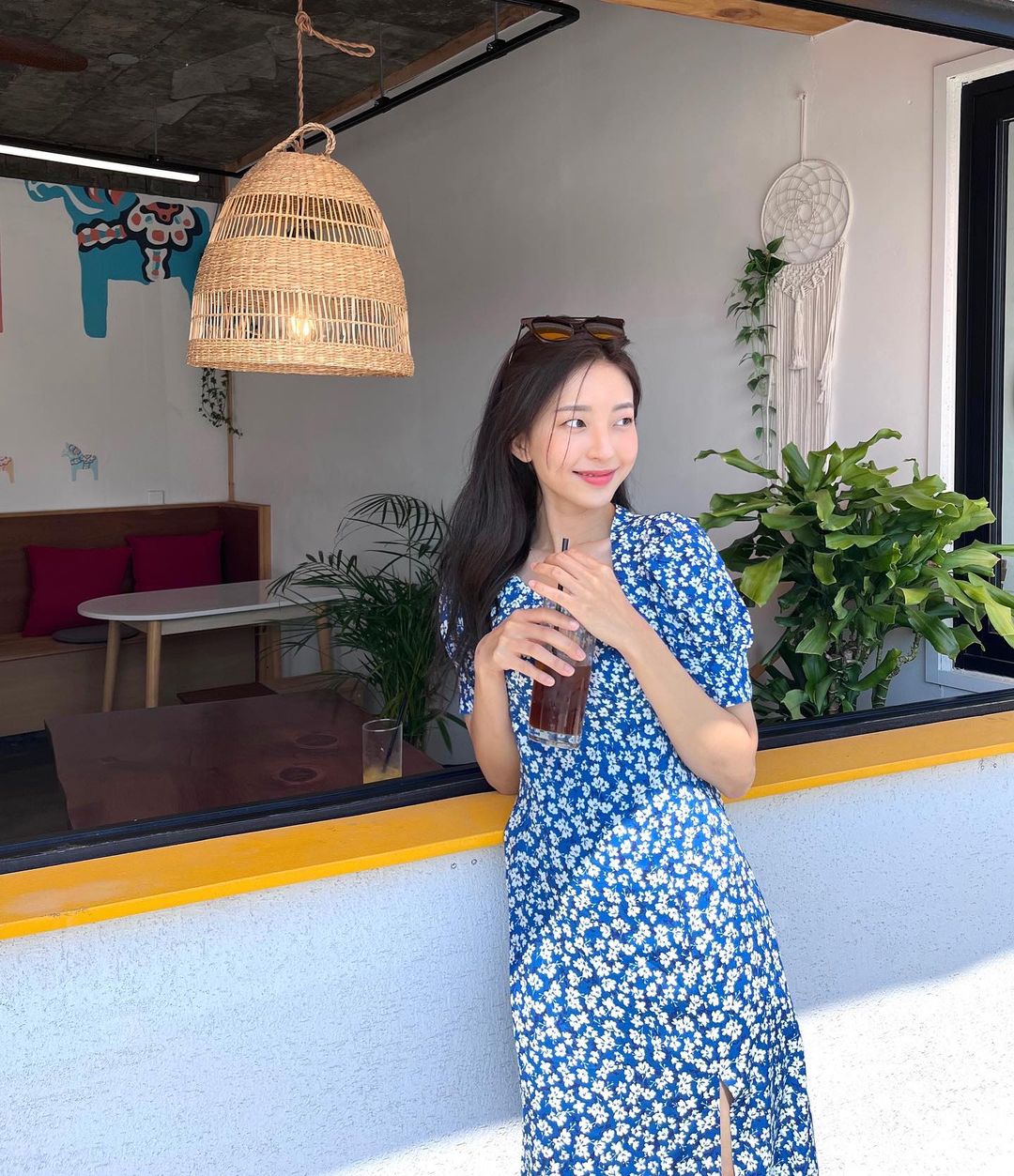 tips tao dang chup anh dat mot chan len truoc 1