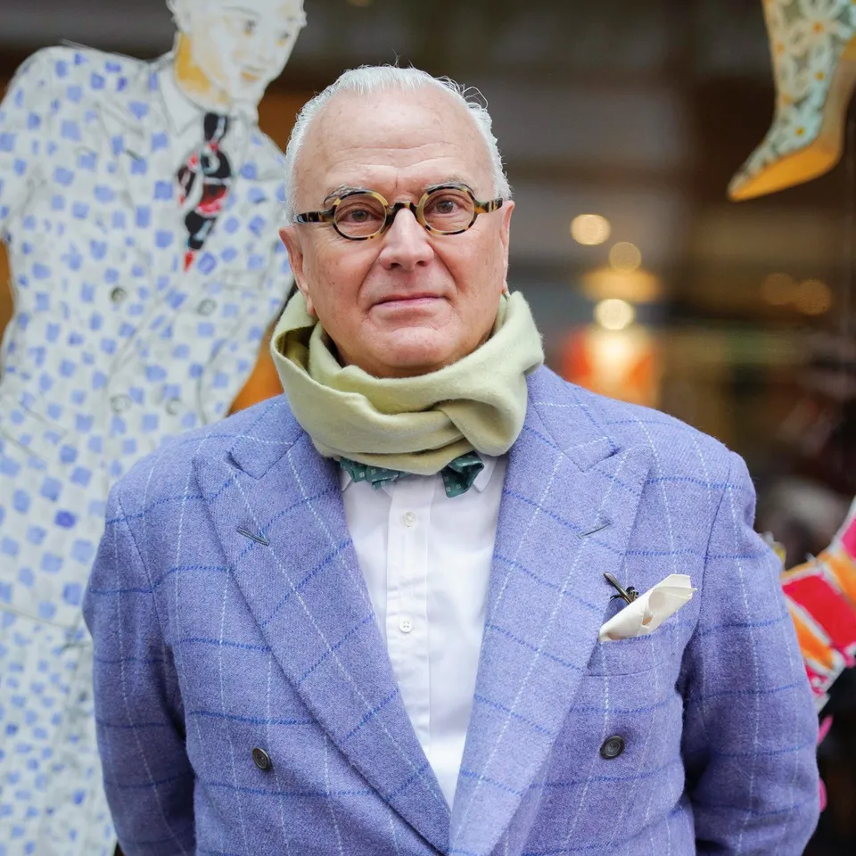 Manolo Blahnik cùng chiếc mắt kính quen thuộc của mình 2