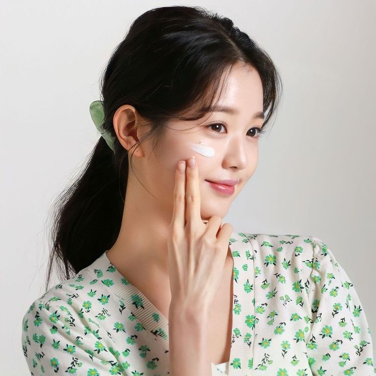 Đừng quên giữ ẩm cho làn da nhạy cảm của bạn.