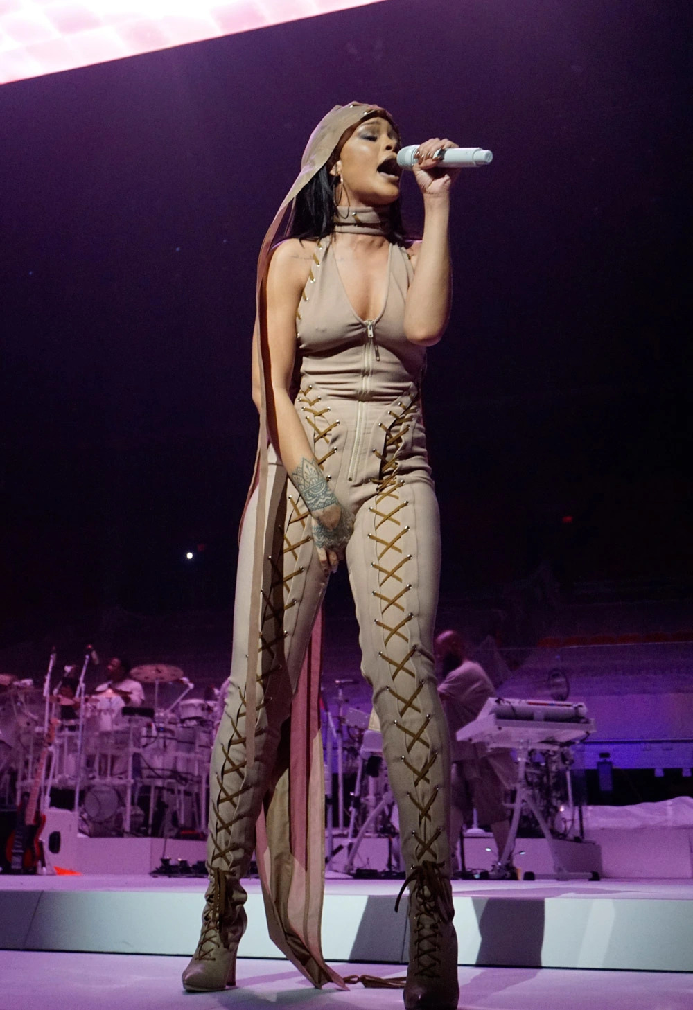 pantaboots rihanna