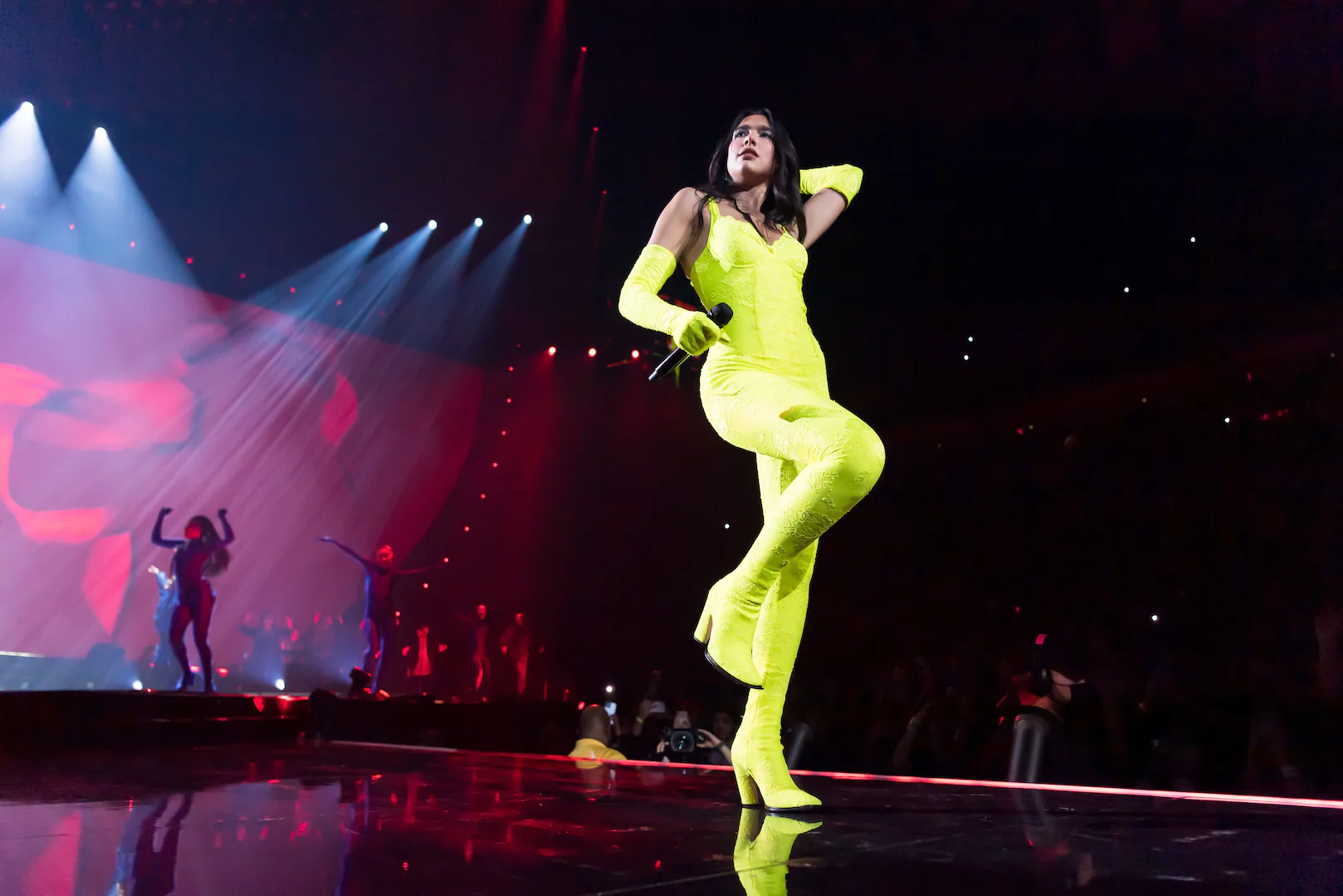 Dua Lipa trong chuyến lưu diễn “Future Nostalgia”, Miami.