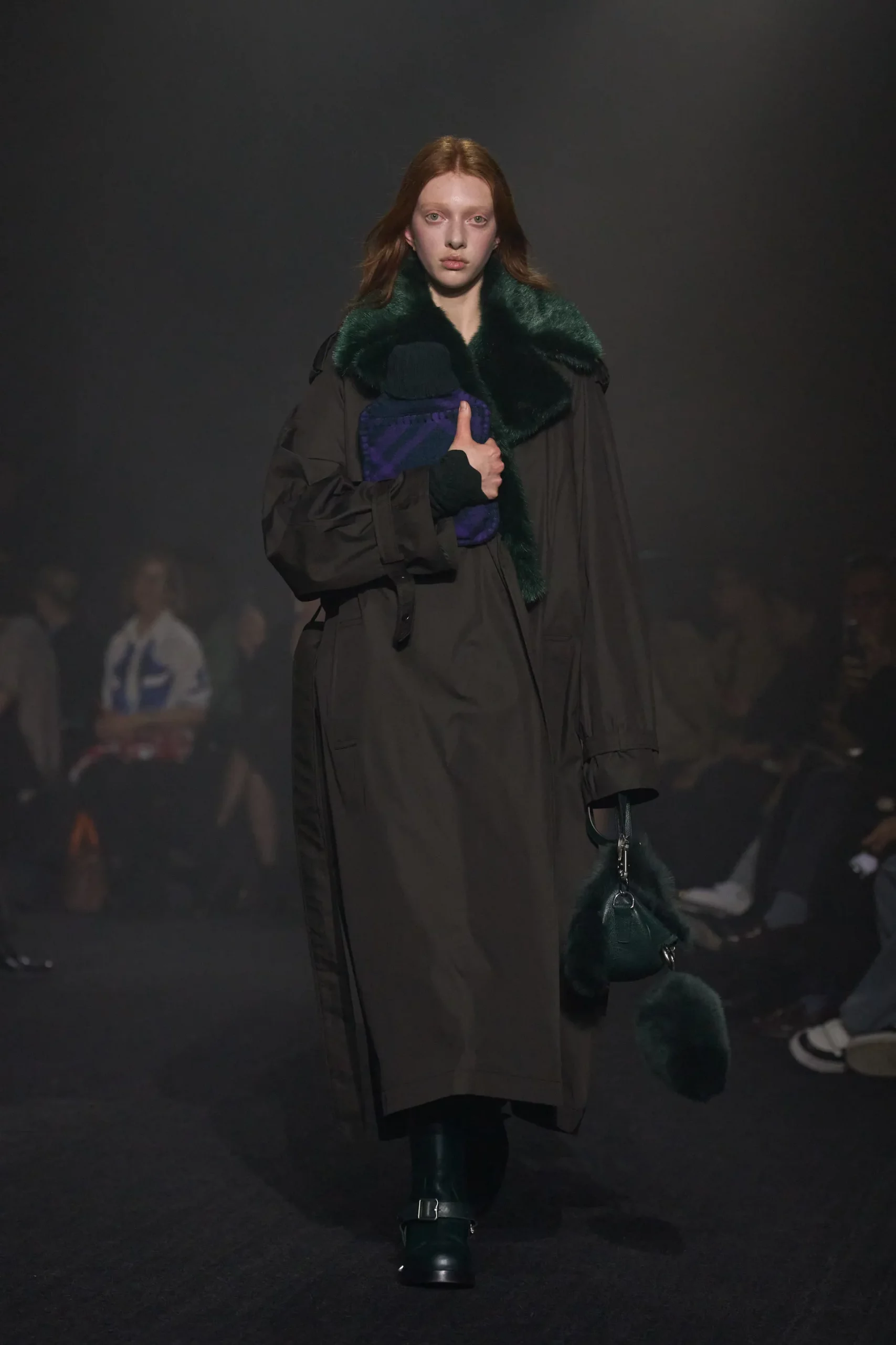00001-burberry-fall-2023-ready-to-wear-credit-gorunway