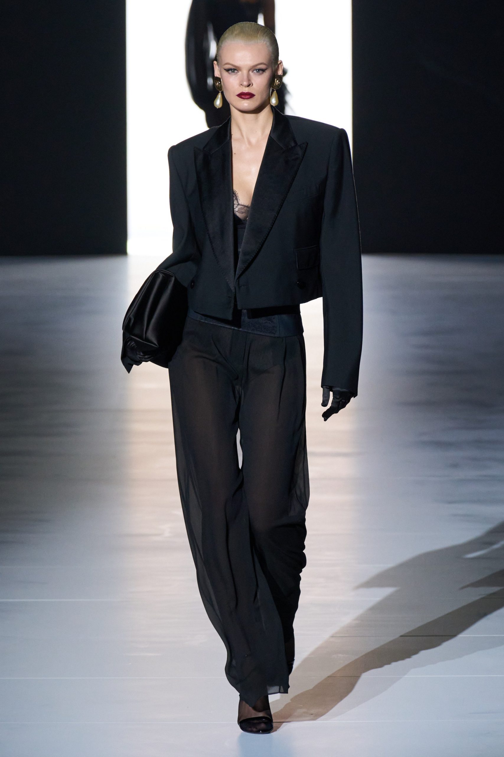 00003-dolce-e-gabbana-fall-2023-ready-to-wear-credit-gorunway