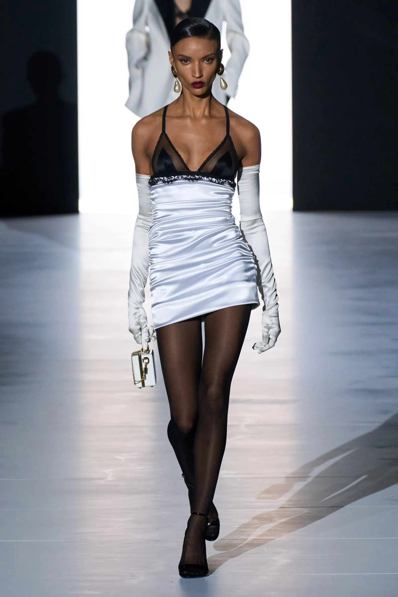 00045-dolce-e-gabbana-fall-2023-ready-to-wear-credit-gorunway