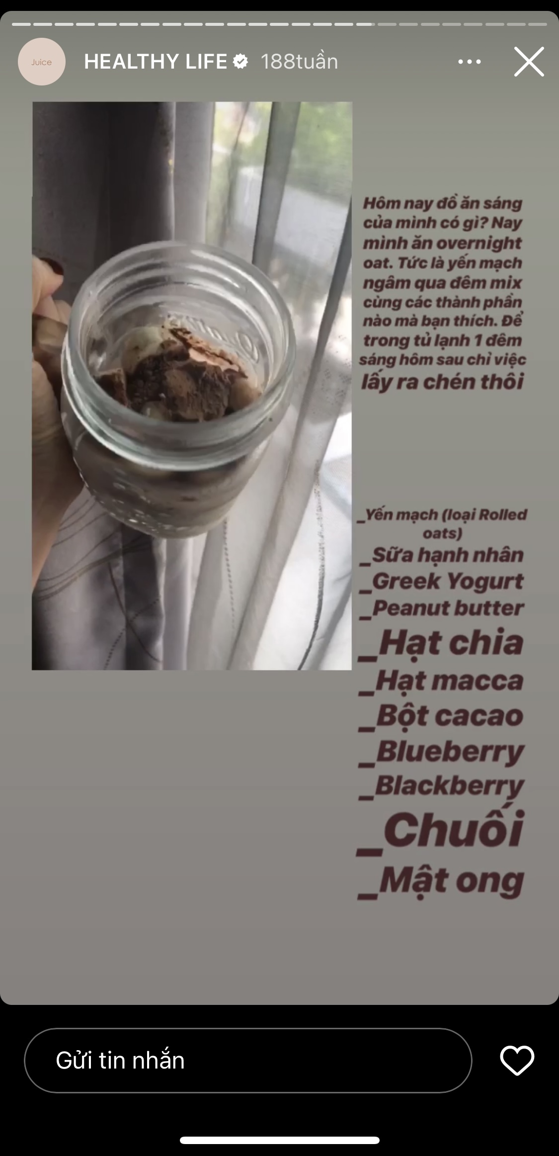 Yến mạch ngâm qua đêm chính là 1 trong 3 món ăn yêu thích bữa sáng của cô bên cạnh sinh tố rau củ và trứng luộc