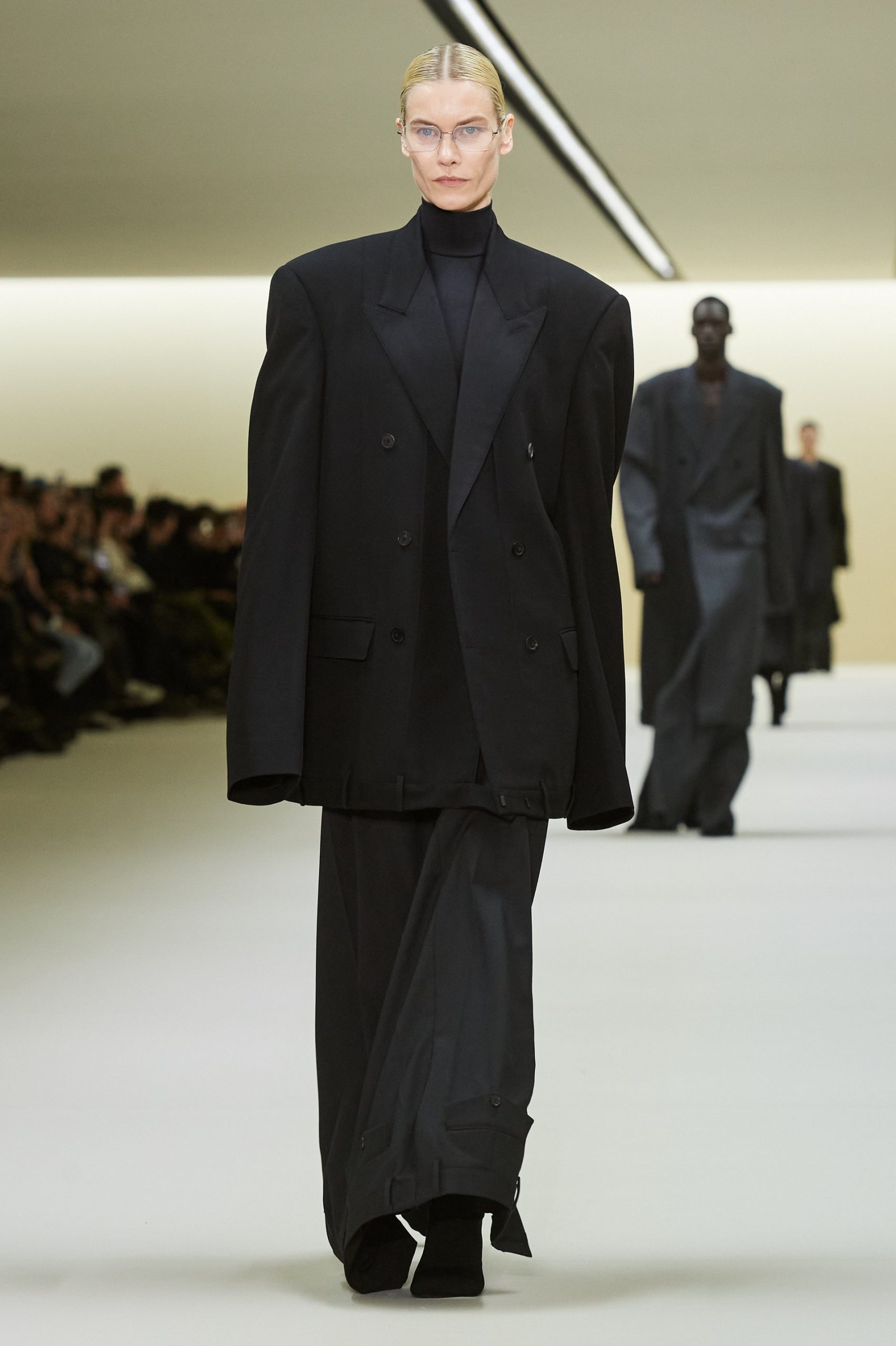 00007-balenciaga-fall-2023-ready-to-wear-credit-gorunway