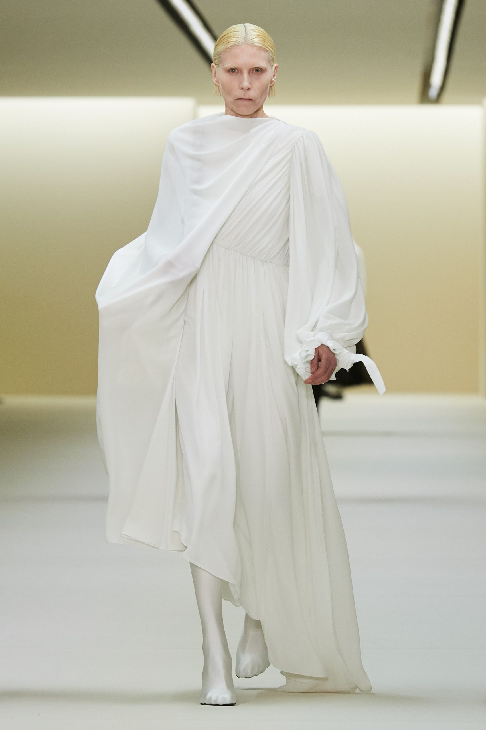 00023-balenciaga-fall-2023-ready-to-wear-credit-gorunway