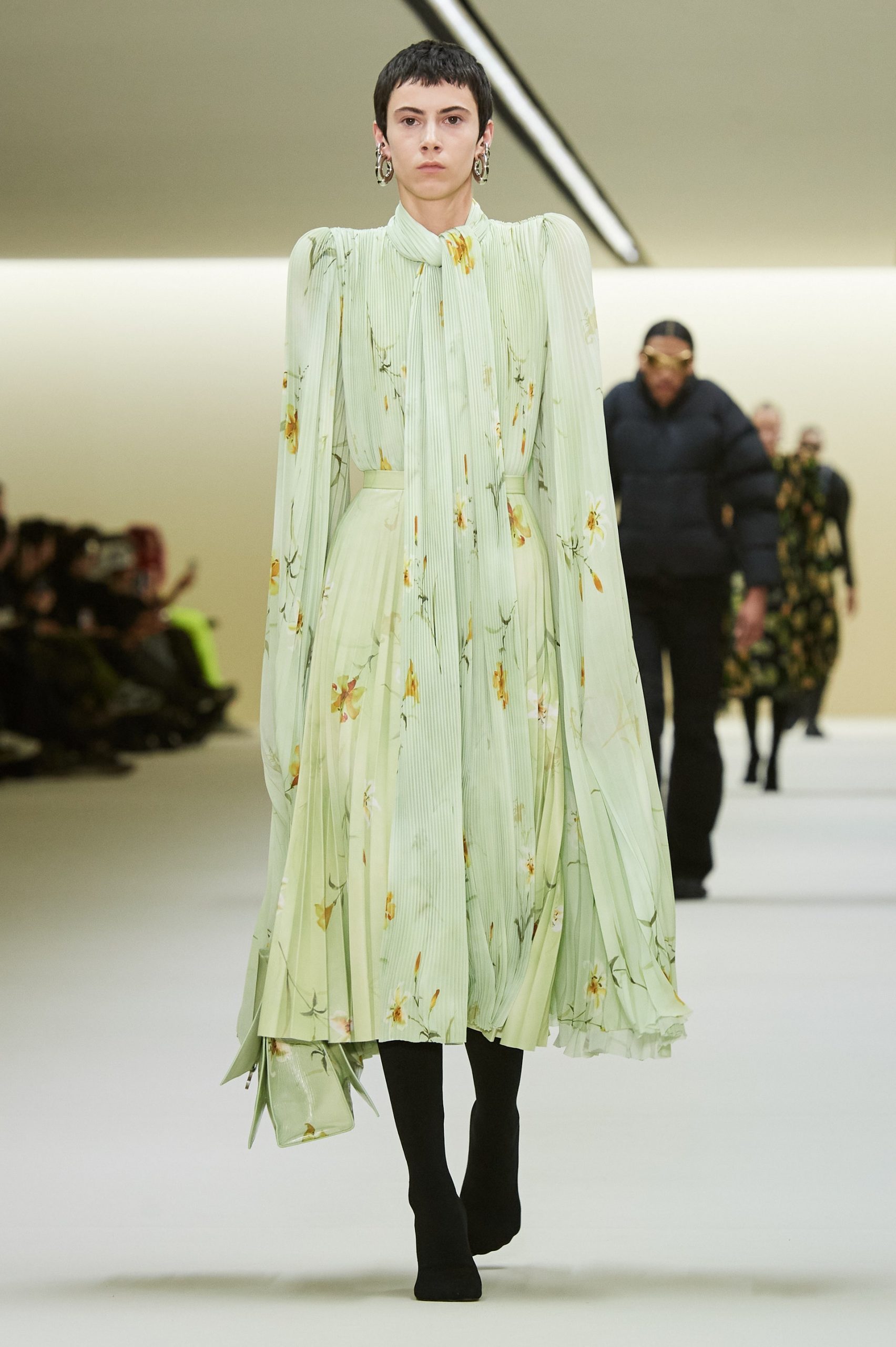 00027-balenciaga-fall-2023-ready-to-wear-credit-gorunway