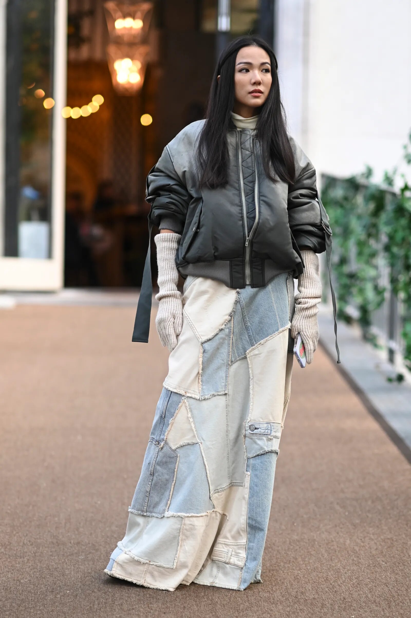 Yoyo Cao diện váy denim maxi