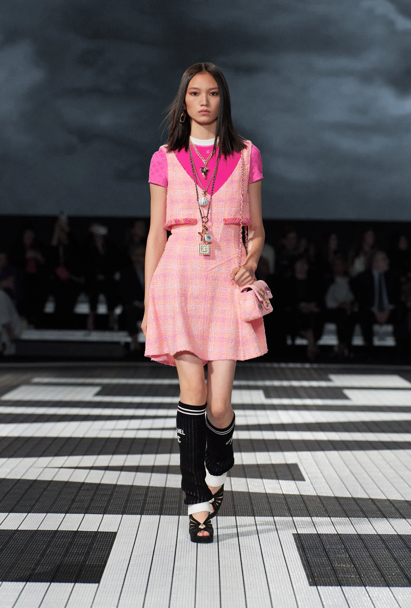 chanel cruise show 2023/24