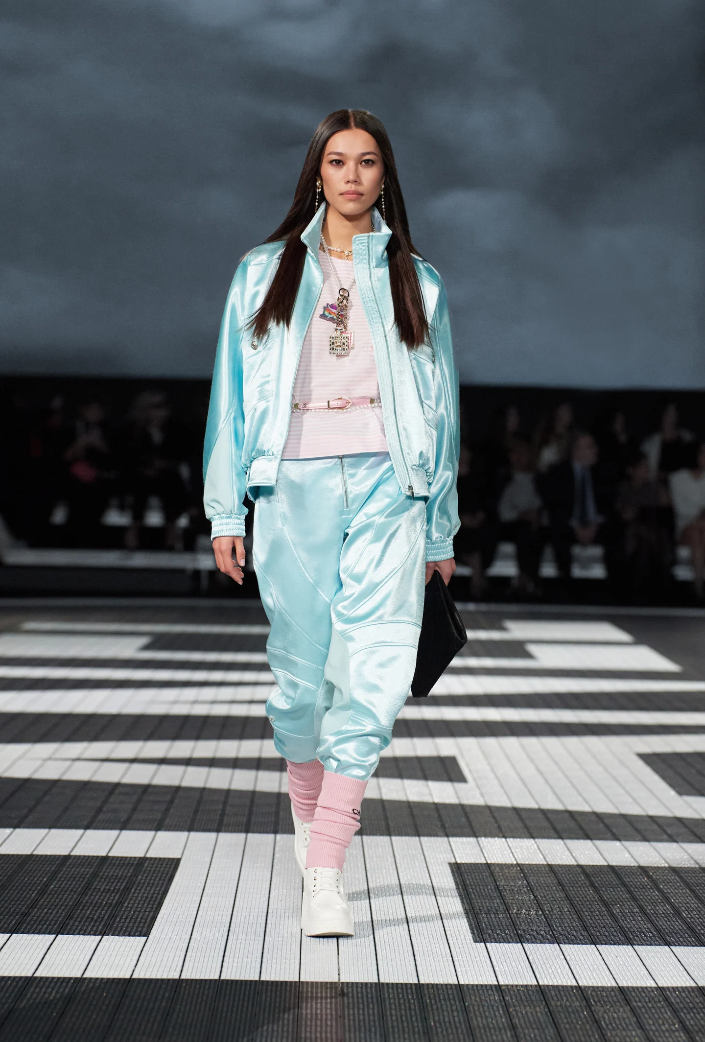 chanel cruise show 2023/24