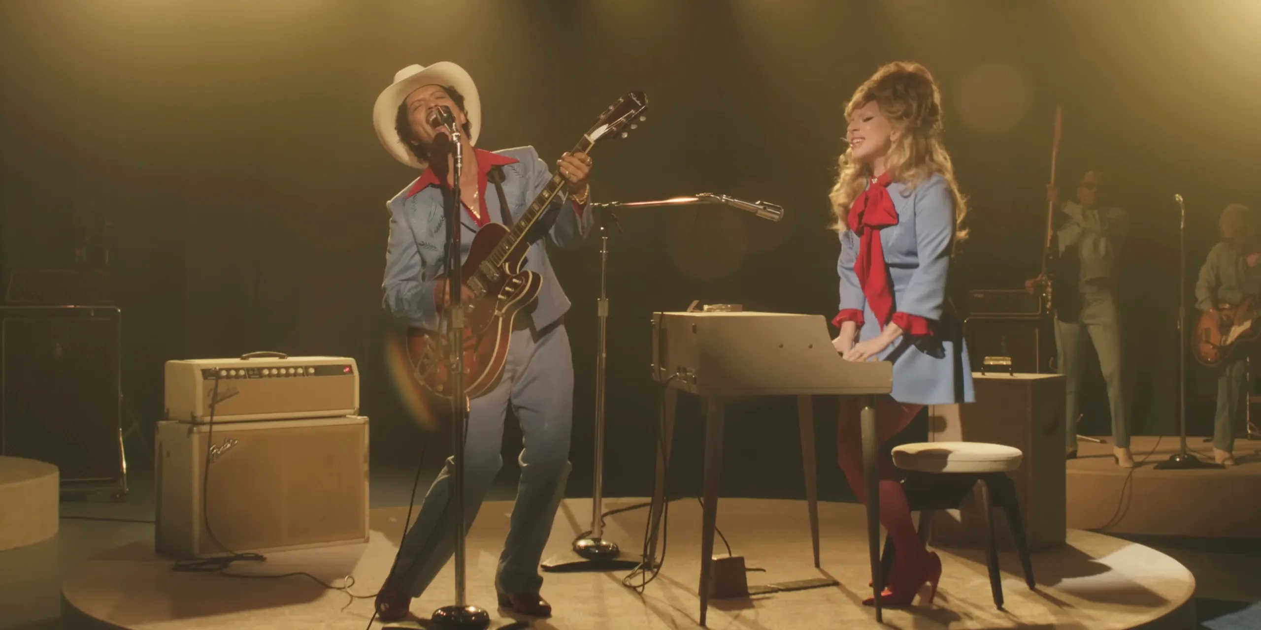 “Die With A Smile” (Bruno Mars x Lady Gaga): Bình cũ rượu mới | ELLE