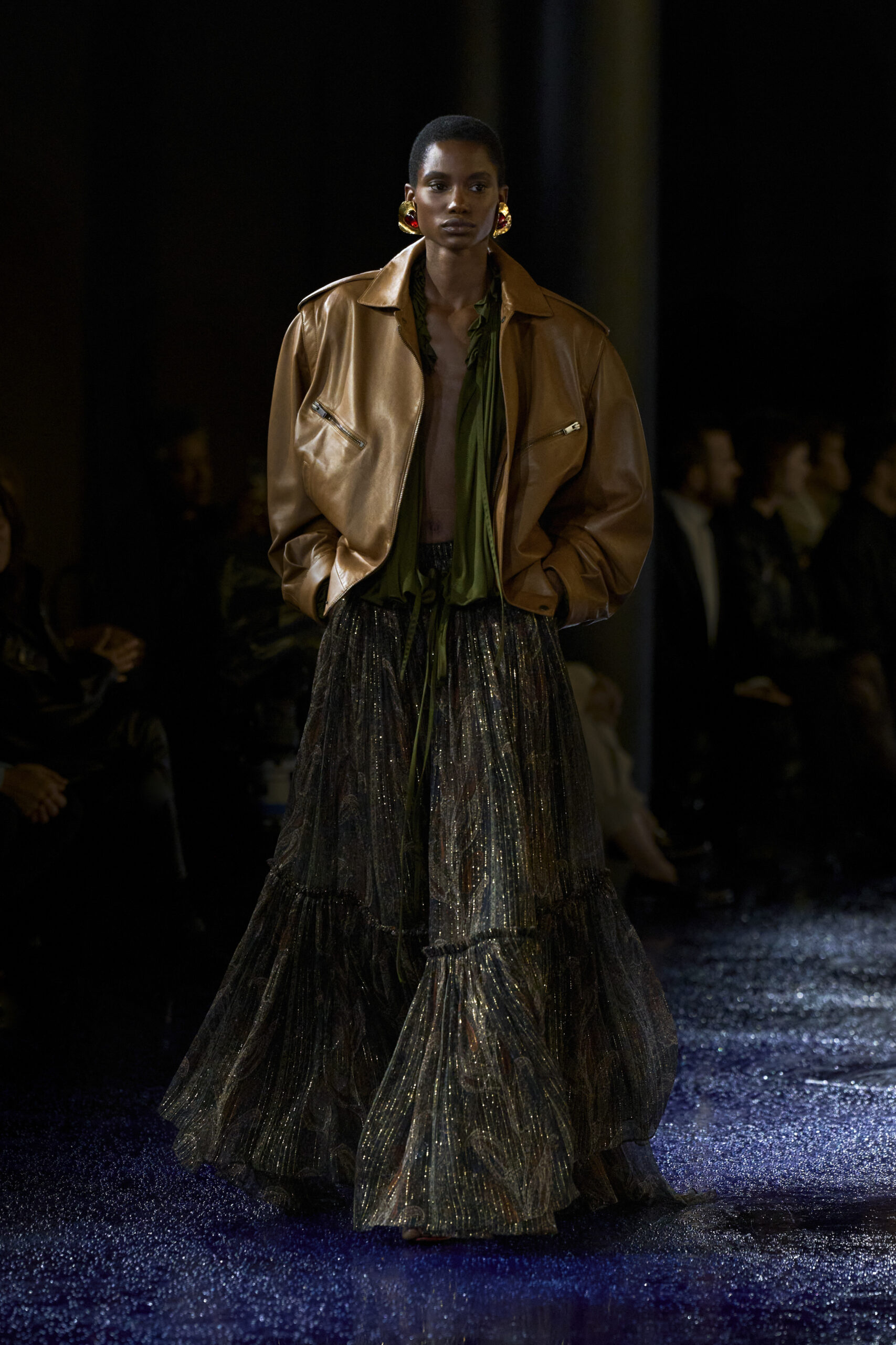 áo khoac da nâu Saint Laurent