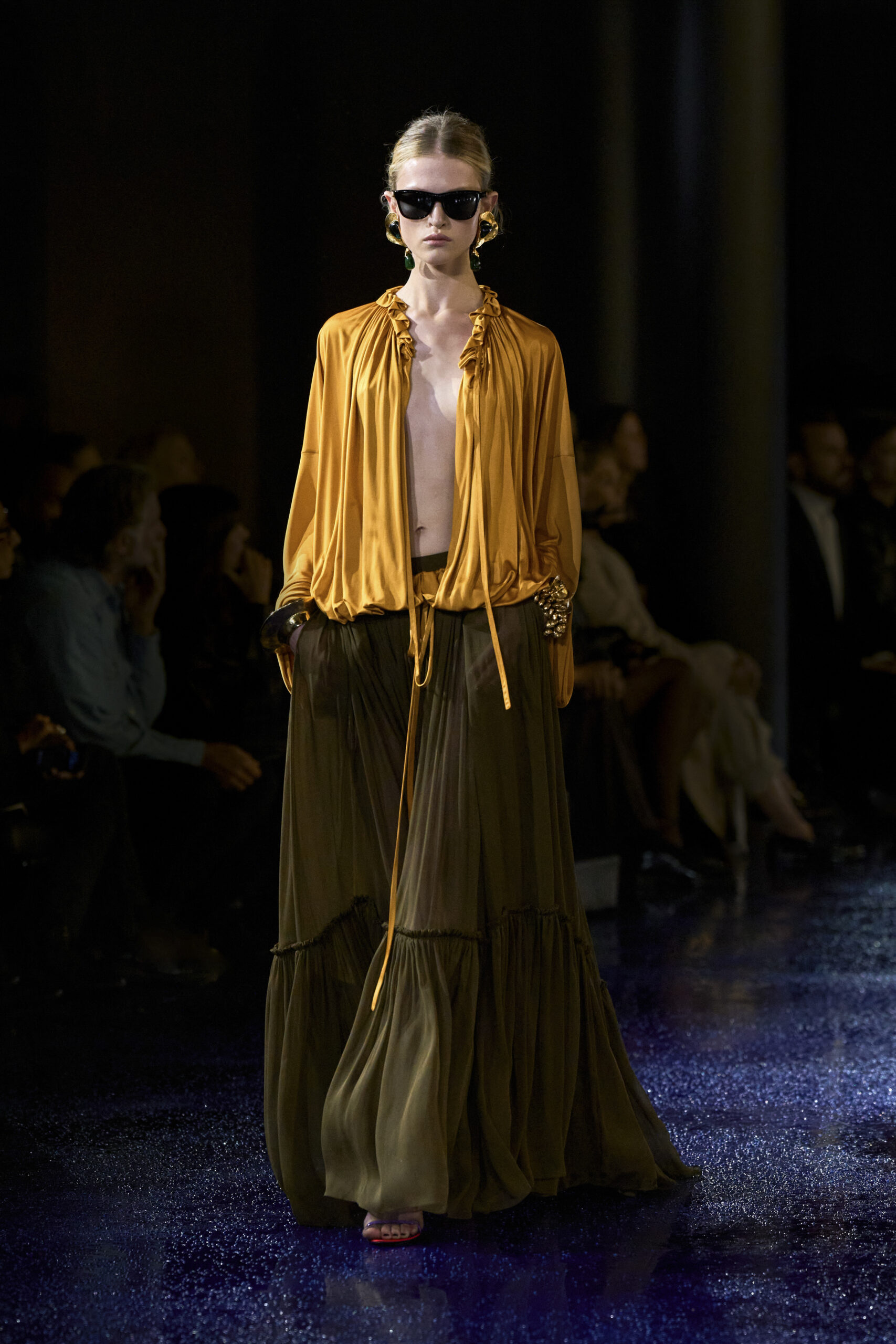 áo lụa Saint Laurent