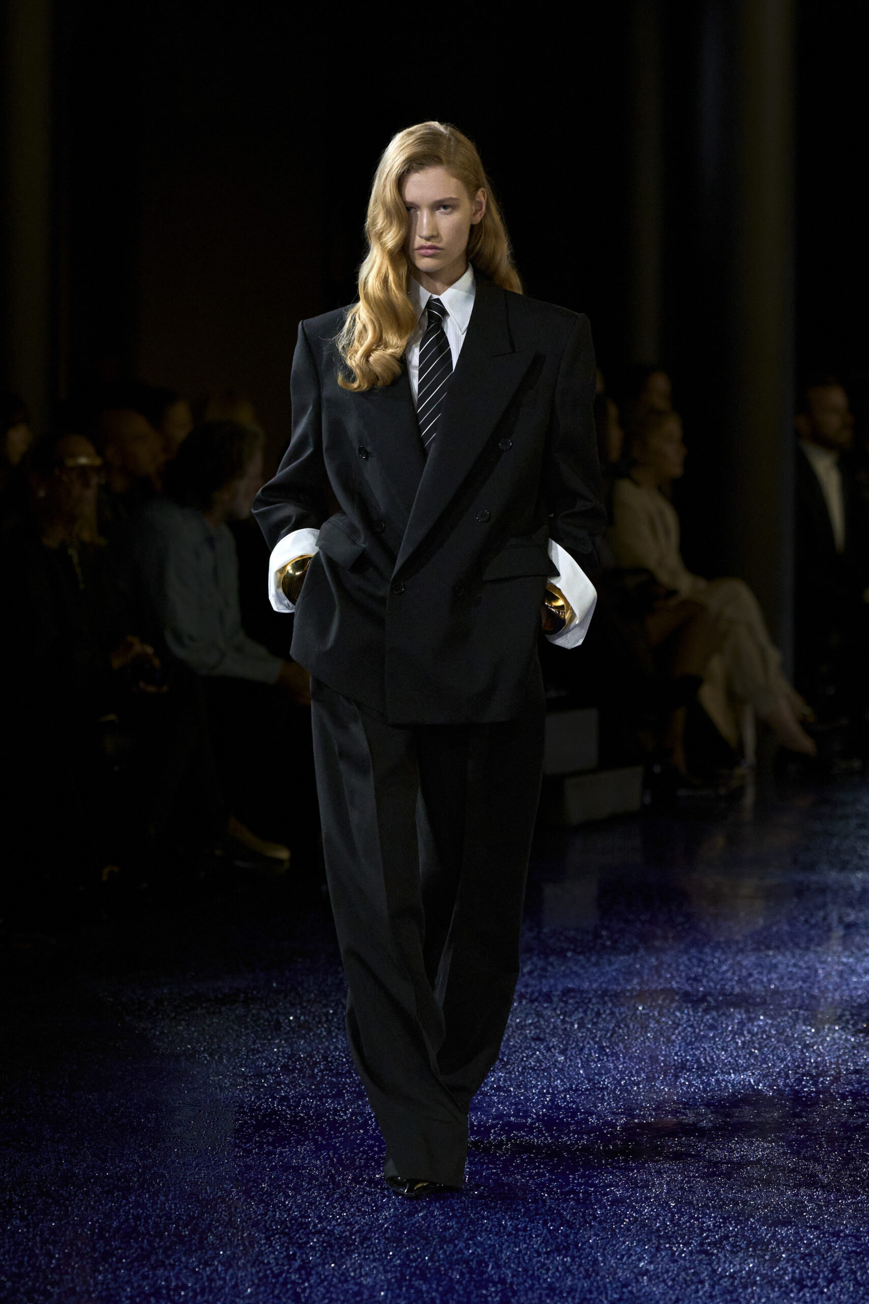 bản phối vest xanh đen Saint Laurent