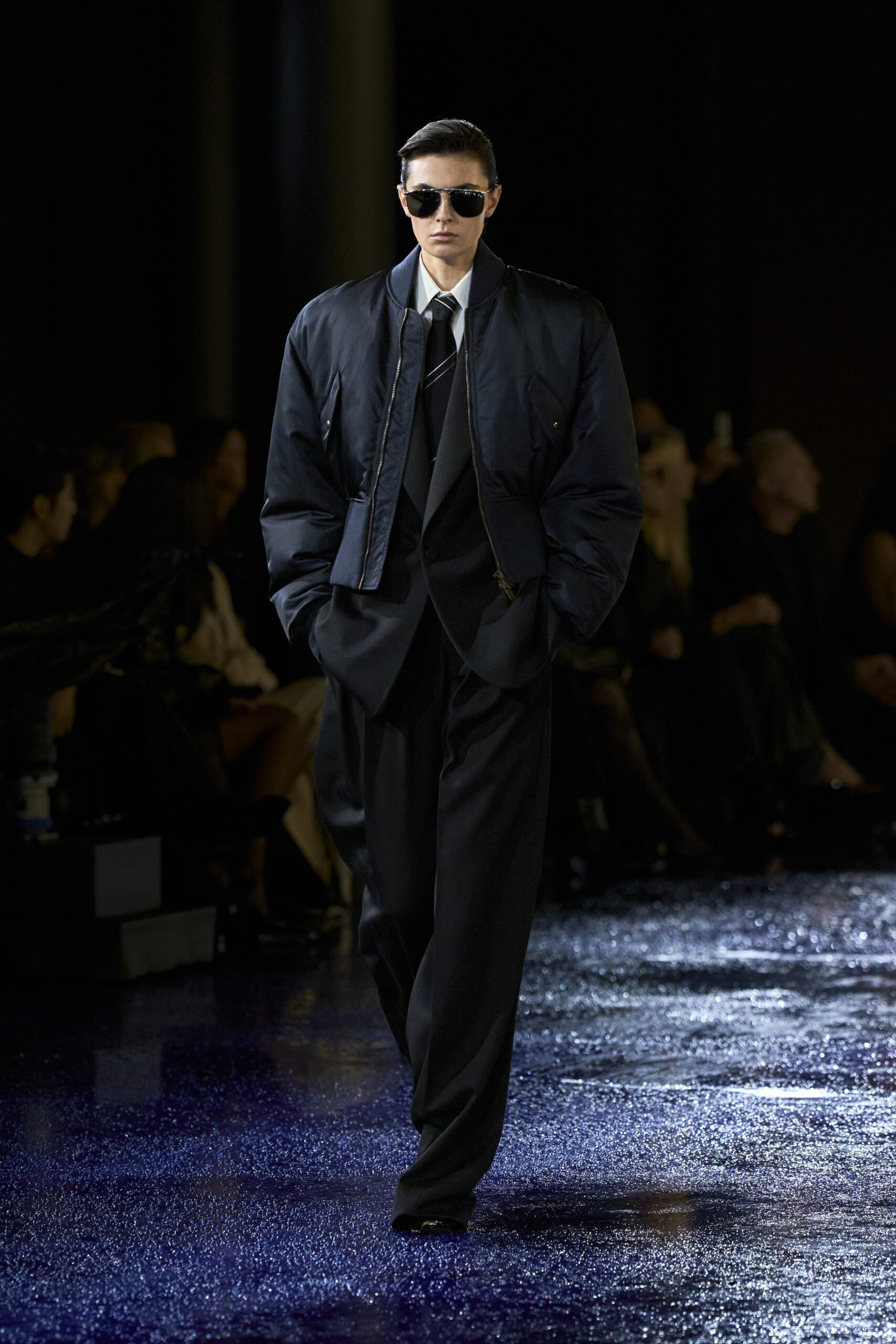 vest cà vạt Saint Laurent