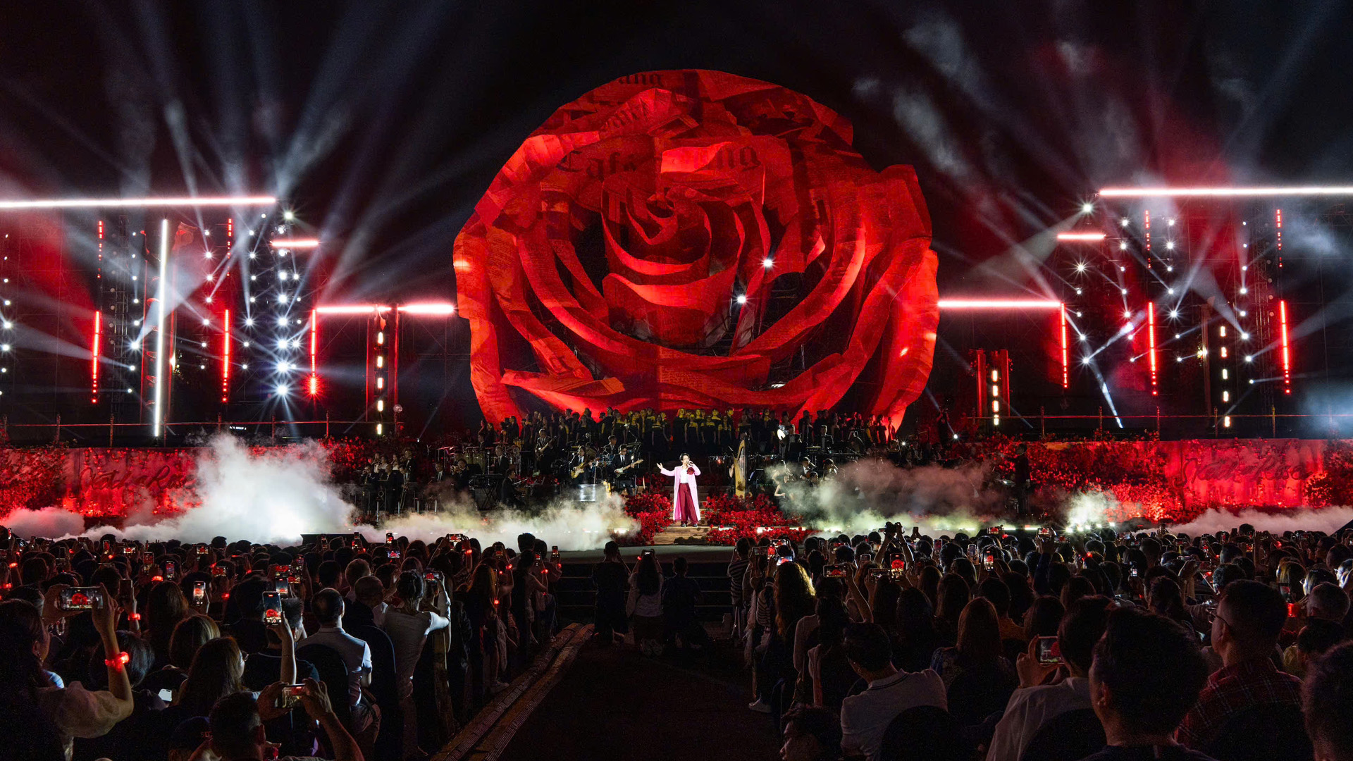 Hà Anh Tuấn "Sketch a Rose": Tin vào hoa hồng | ELLE Việt Nam