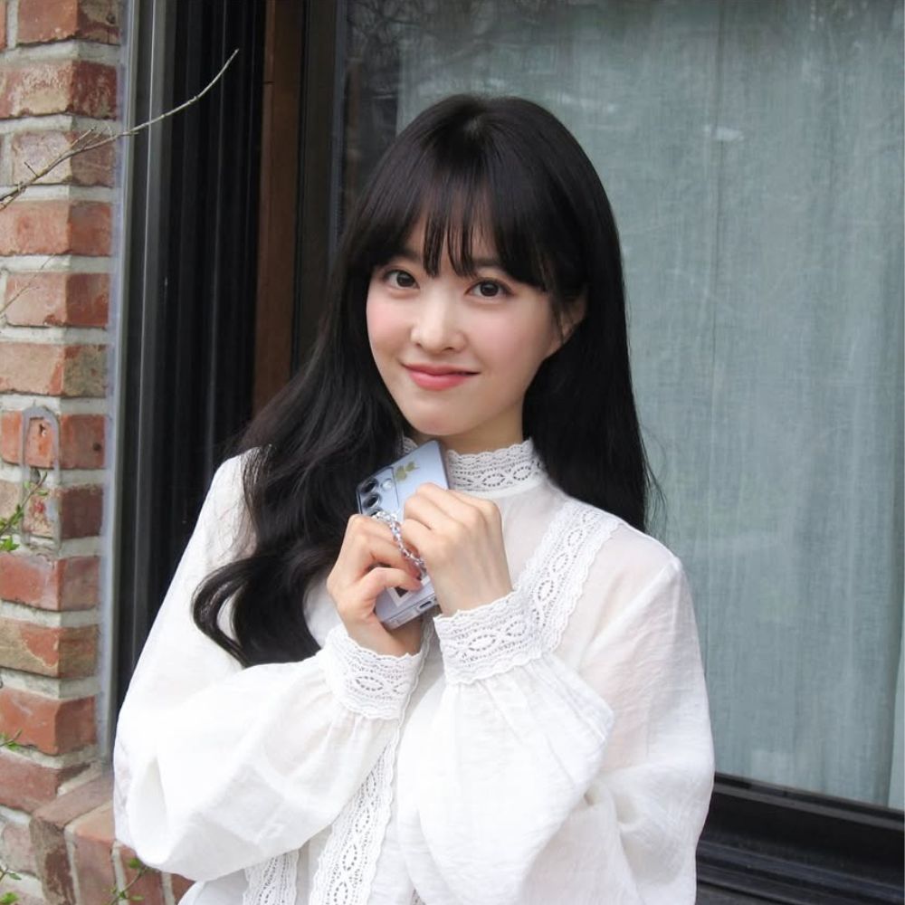 Hình ảnh Park Bo Young – nữ chính Our Unwritten Seoul – mỉm cười.