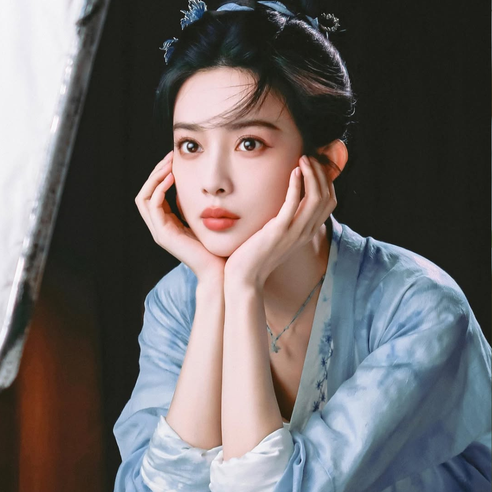 Tủ đồ của Mạnh Tử Nghĩa trong