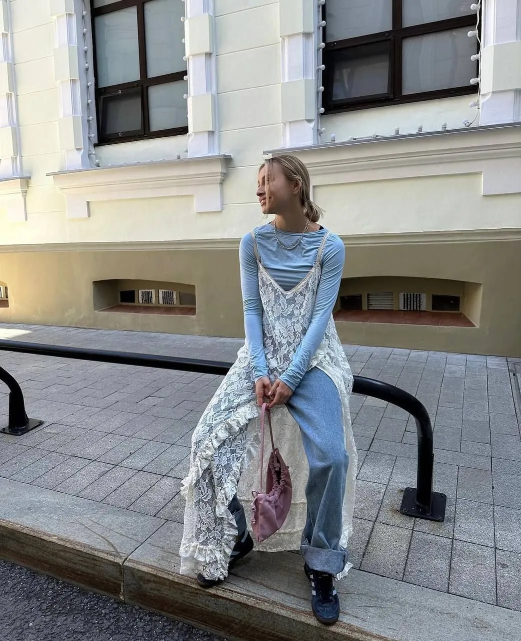 Áo ren layering với áo tay dài